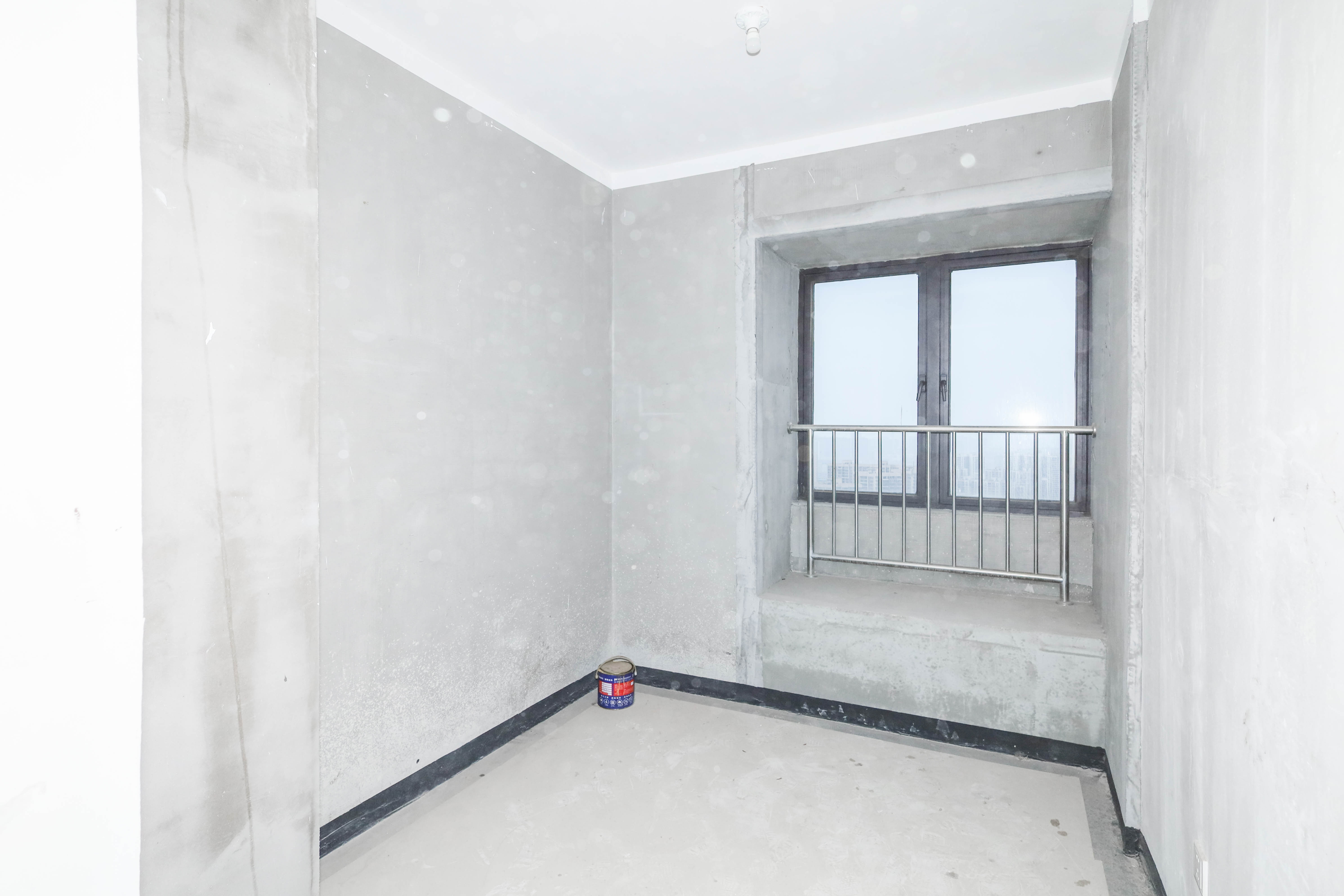 建发央著  4室2厅2卫   222.00万卧室