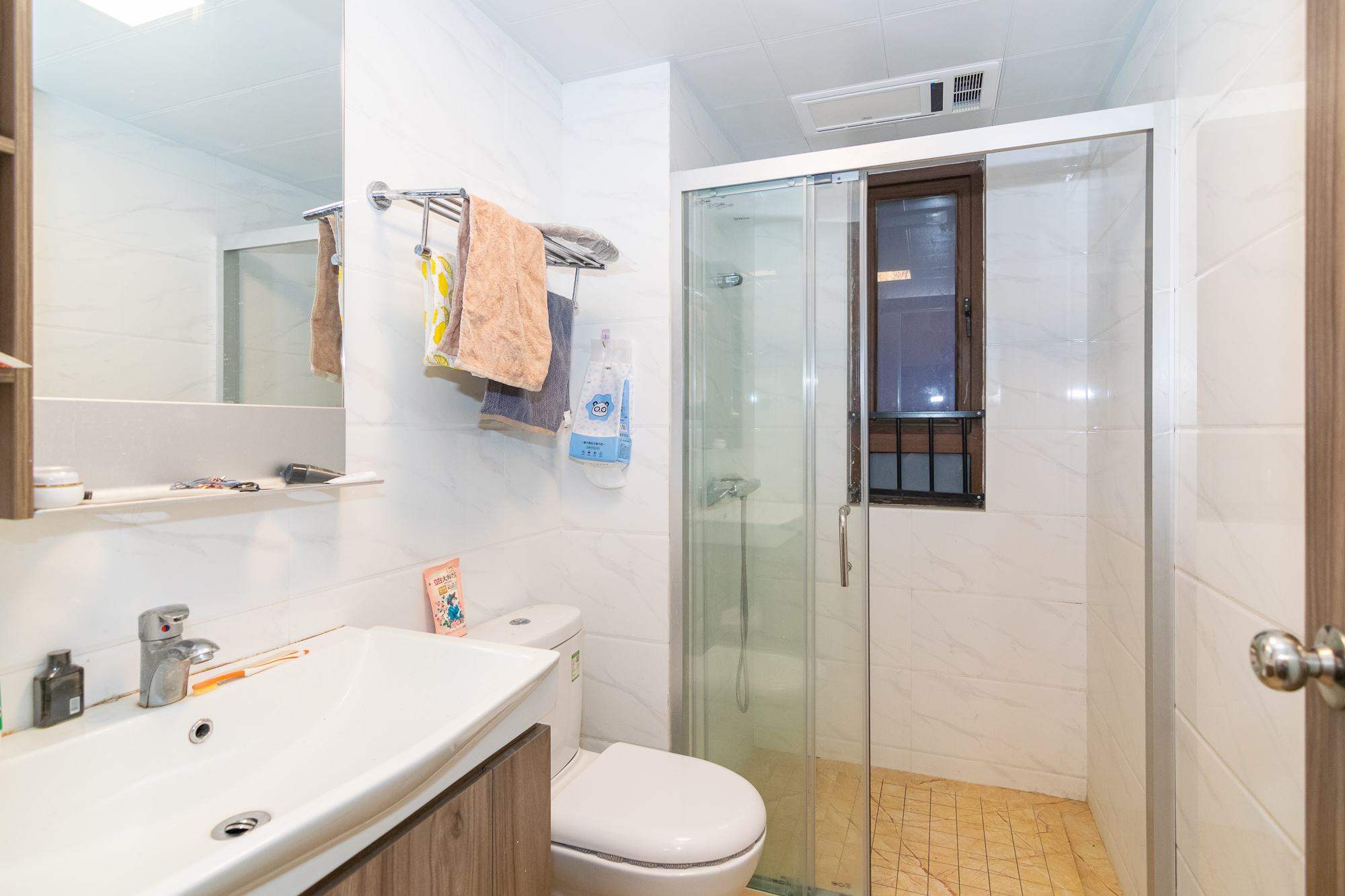 碧桂园高尔夫花园  3室2厅2卫    89.8万卫生间