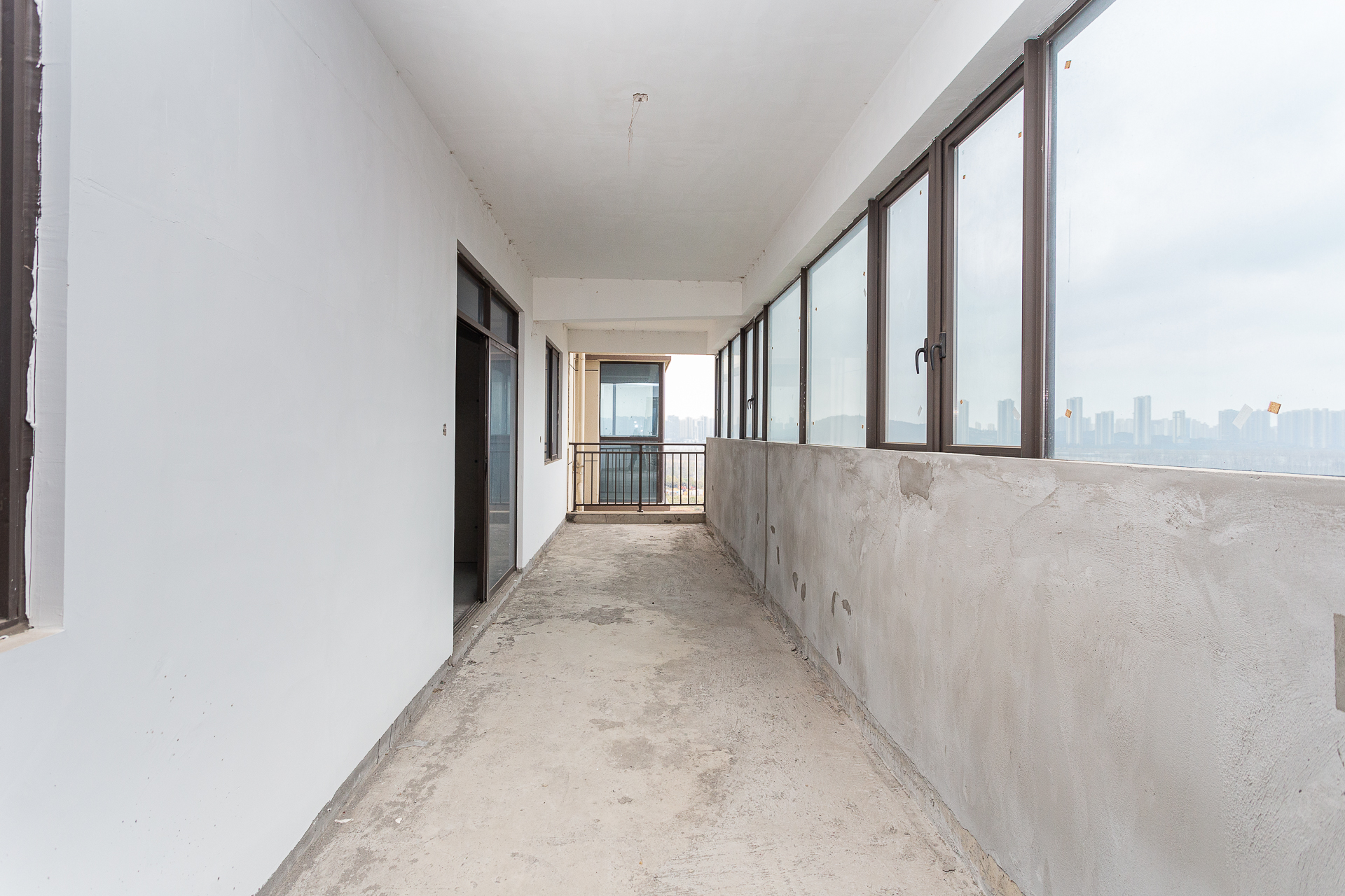 润和湘江天地E区  4室2厅3卫    319.0万 润和湘江天地E区  4室2厅3卫    319.0万阳台