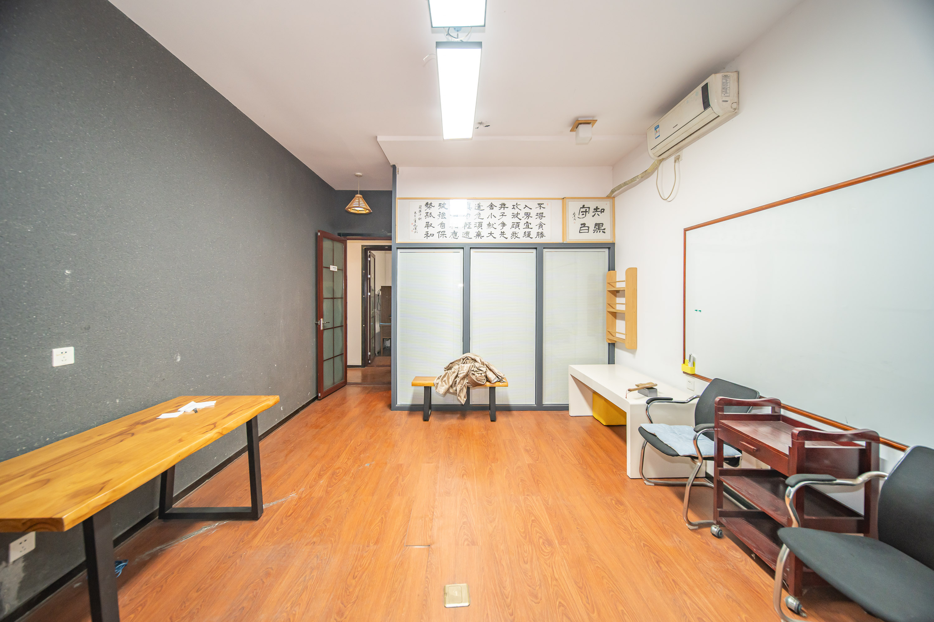 阳光100三期  4室2厅2卫    218.0万 阳光100三期  4室2厅2卫    218.0万卧室