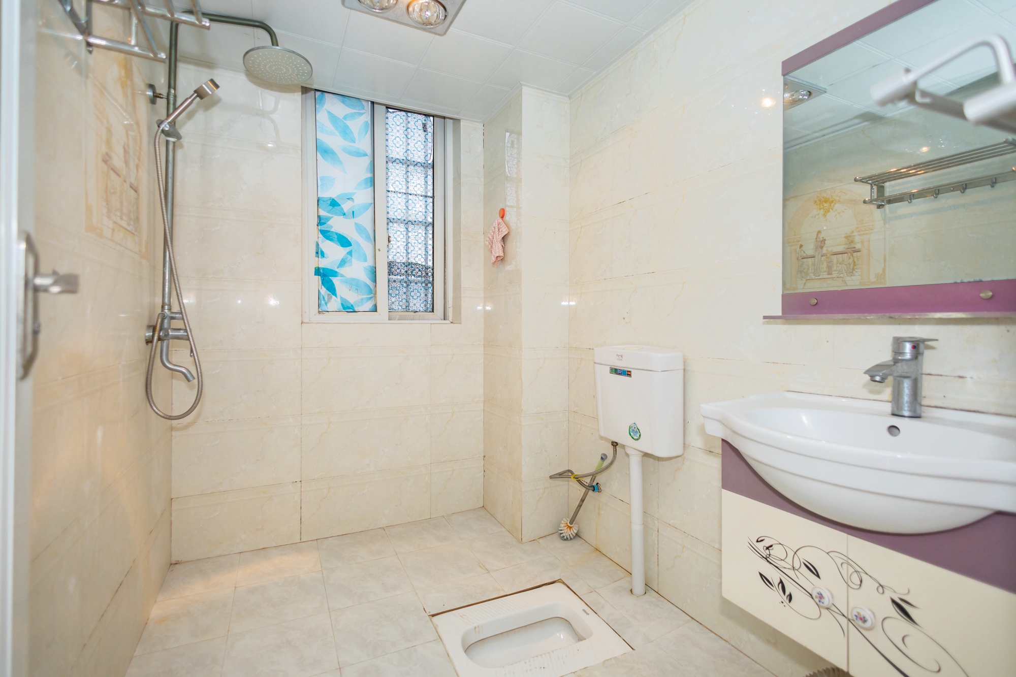 时代星城 3室2厅1卫 68.0万 时代星城 3室2厅1卫 68.0万卫生间