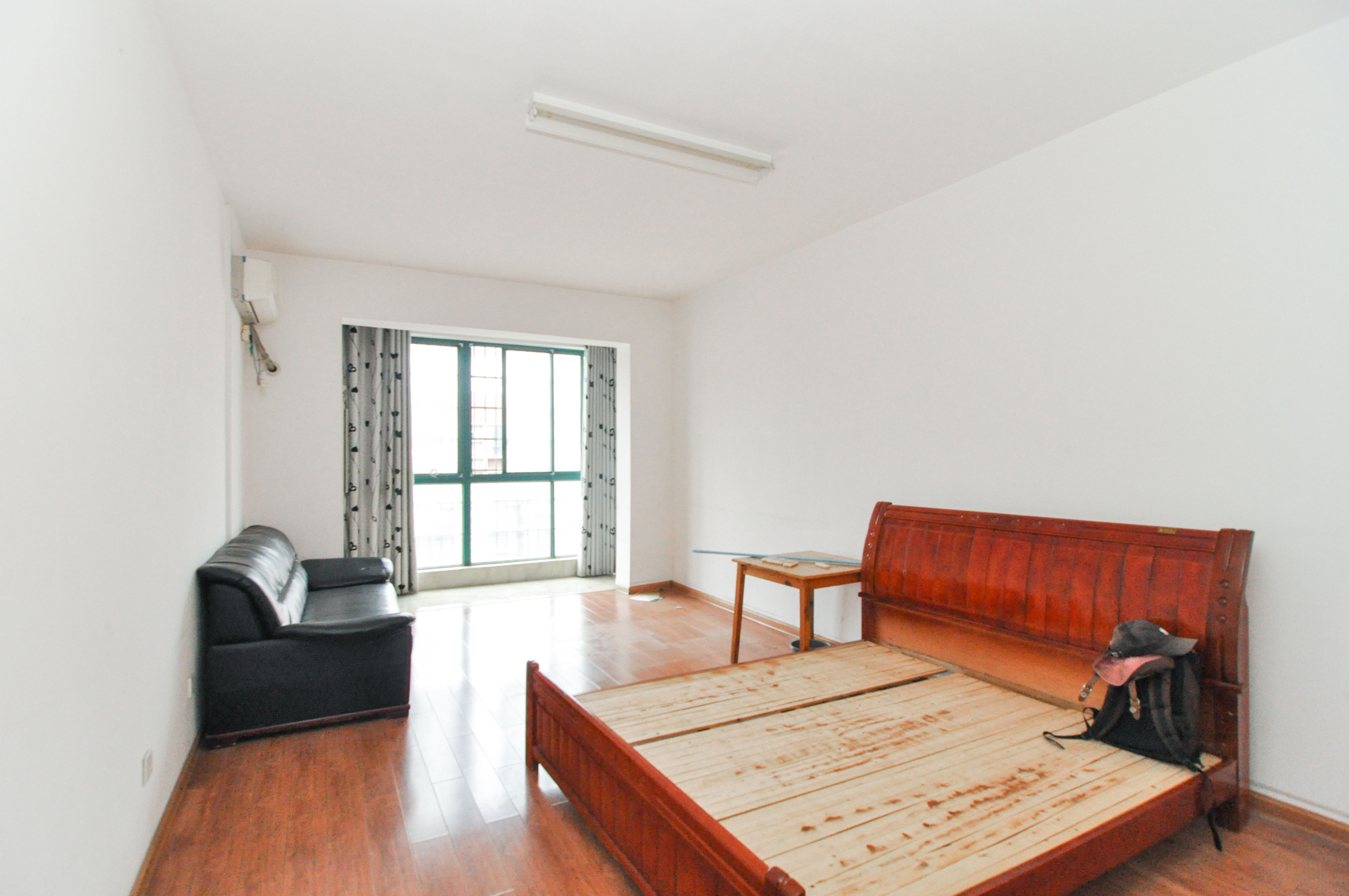 城西公寓(西城门第) 5室3厅2卫 139.0万 城西公寓(西城门第) 5室3厅2卫 139.0万其他