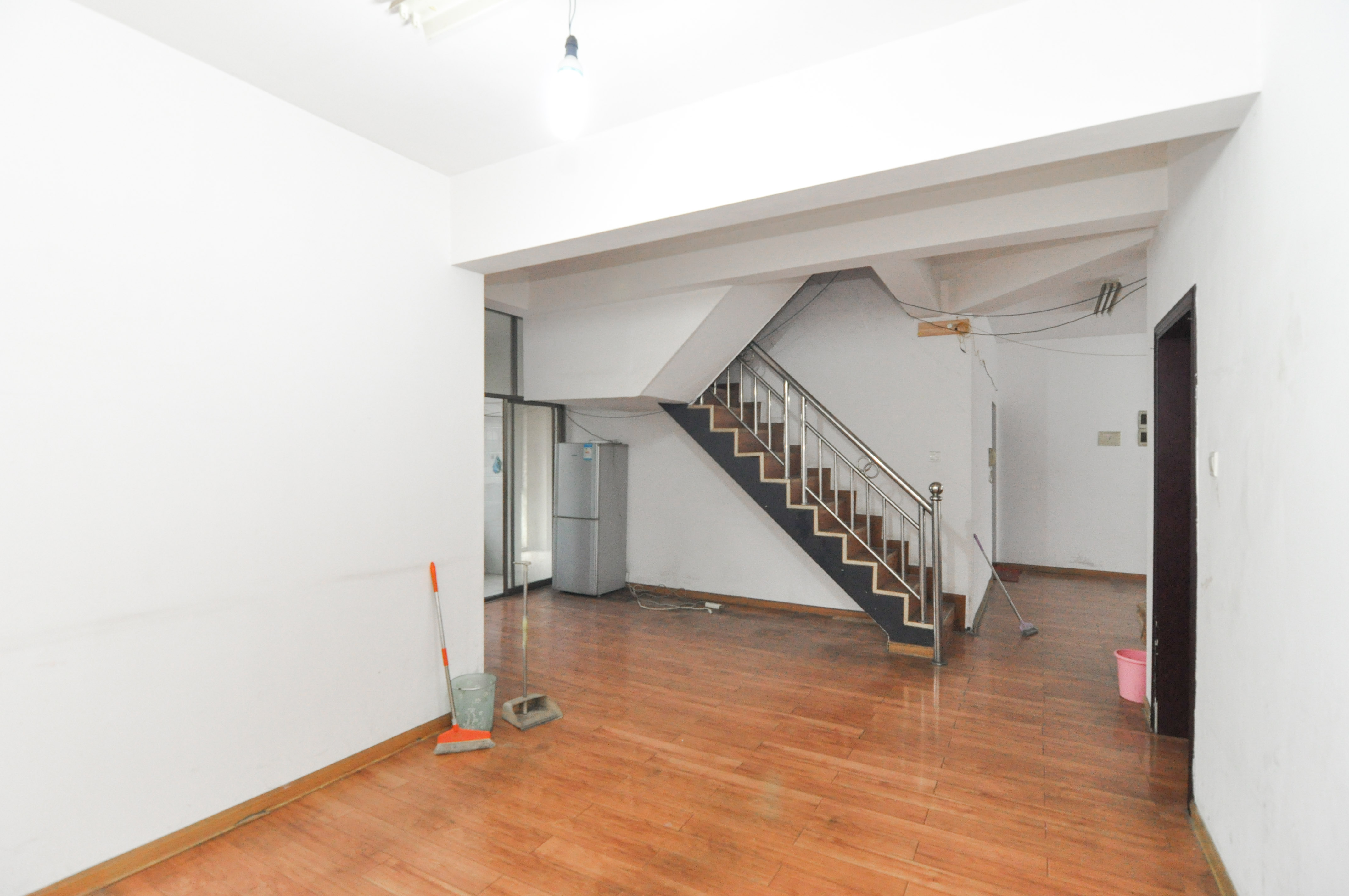 城西公寓(西城门第) 5室3厅2卫 139.0万 城西公寓(西城门第) 5室3厅2卫 139.0万其他