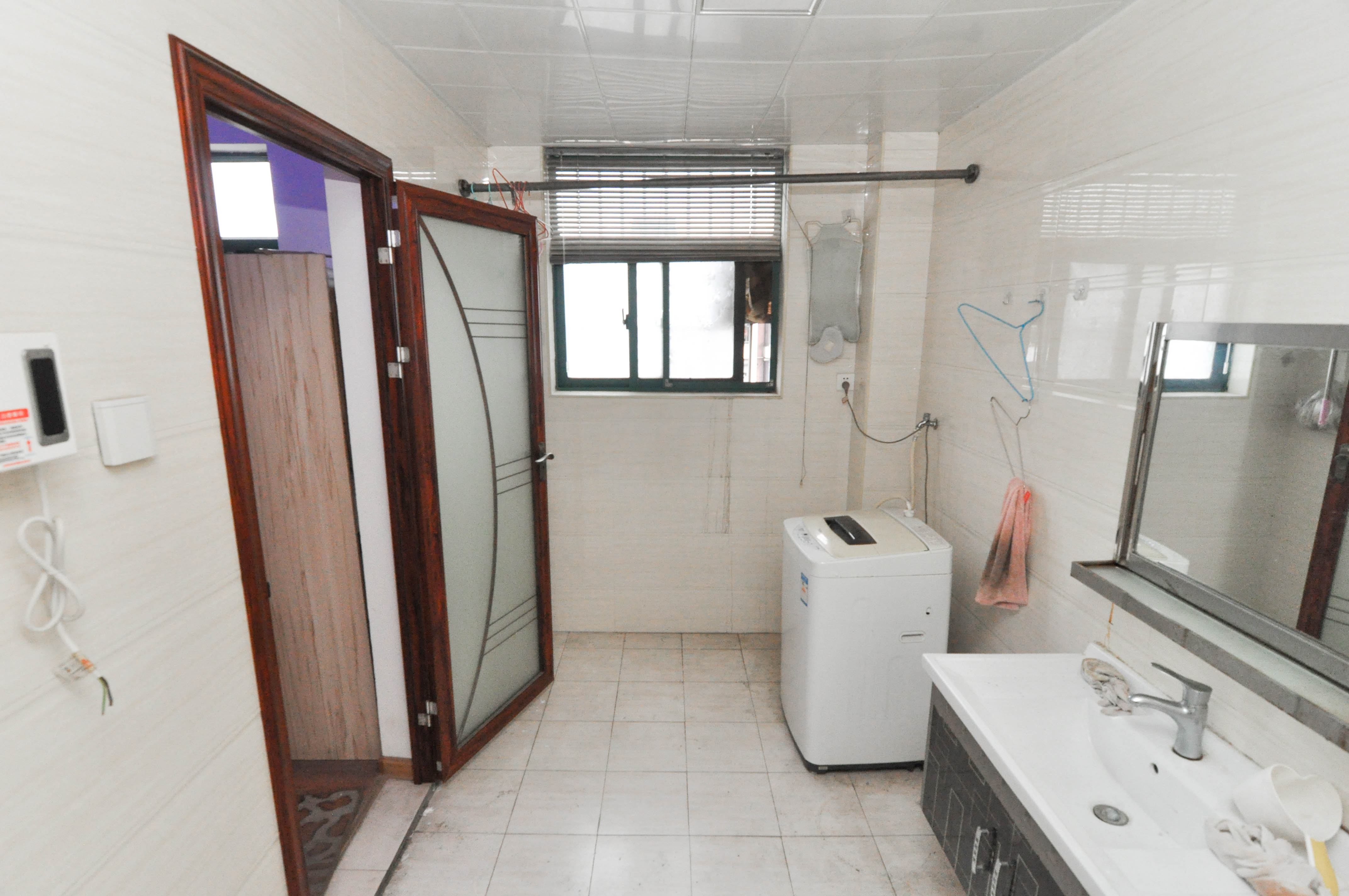 城西公寓(西城门第) 5室3厅2卫 139.0万 城西公寓(西城门第) 5室3厅2卫 139.0万卫生间