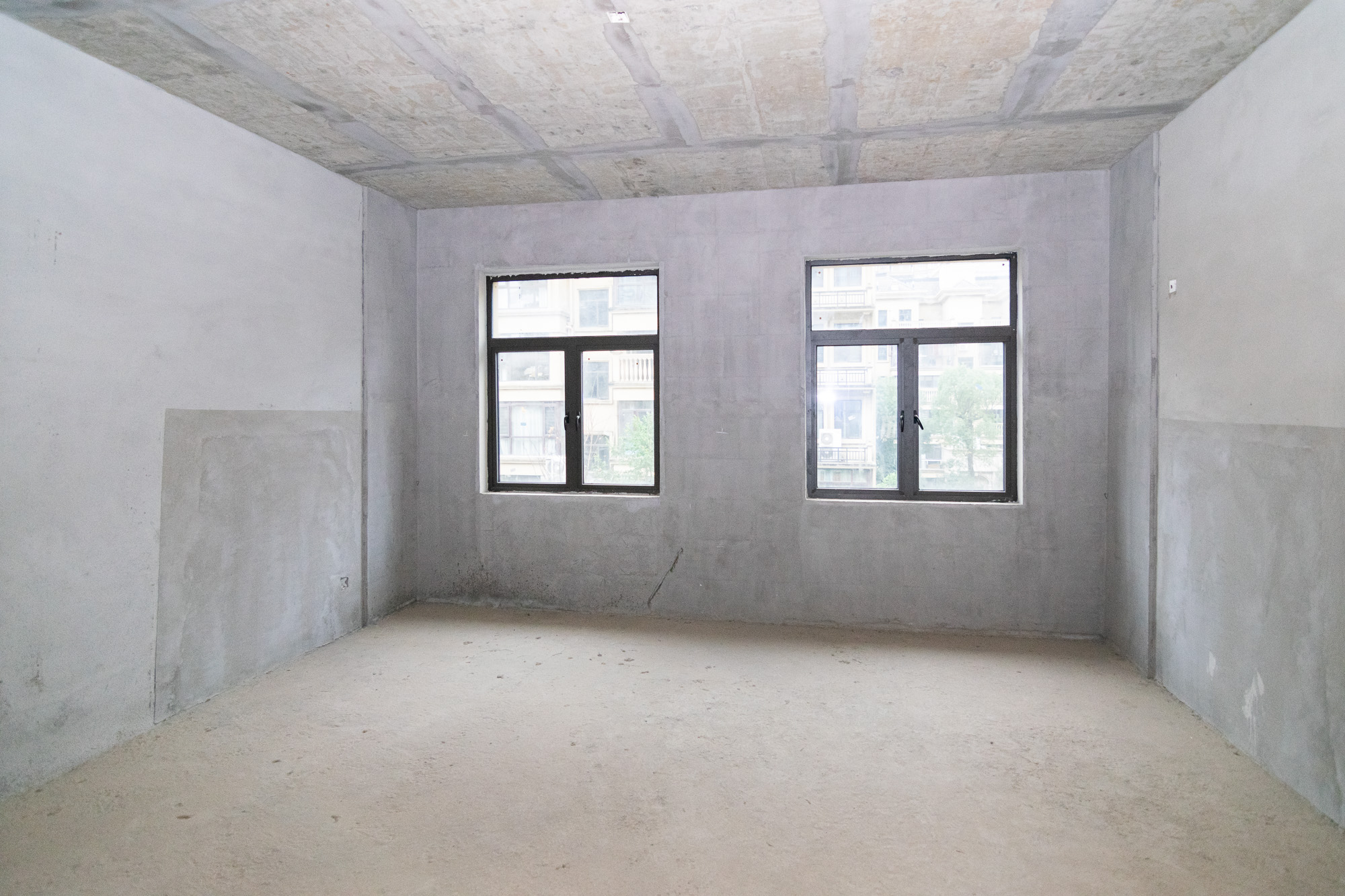 润和紫郡一期 6室3厅3卫 290.0万 润和紫郡一期 6室3厅3卫 290.0万卧室