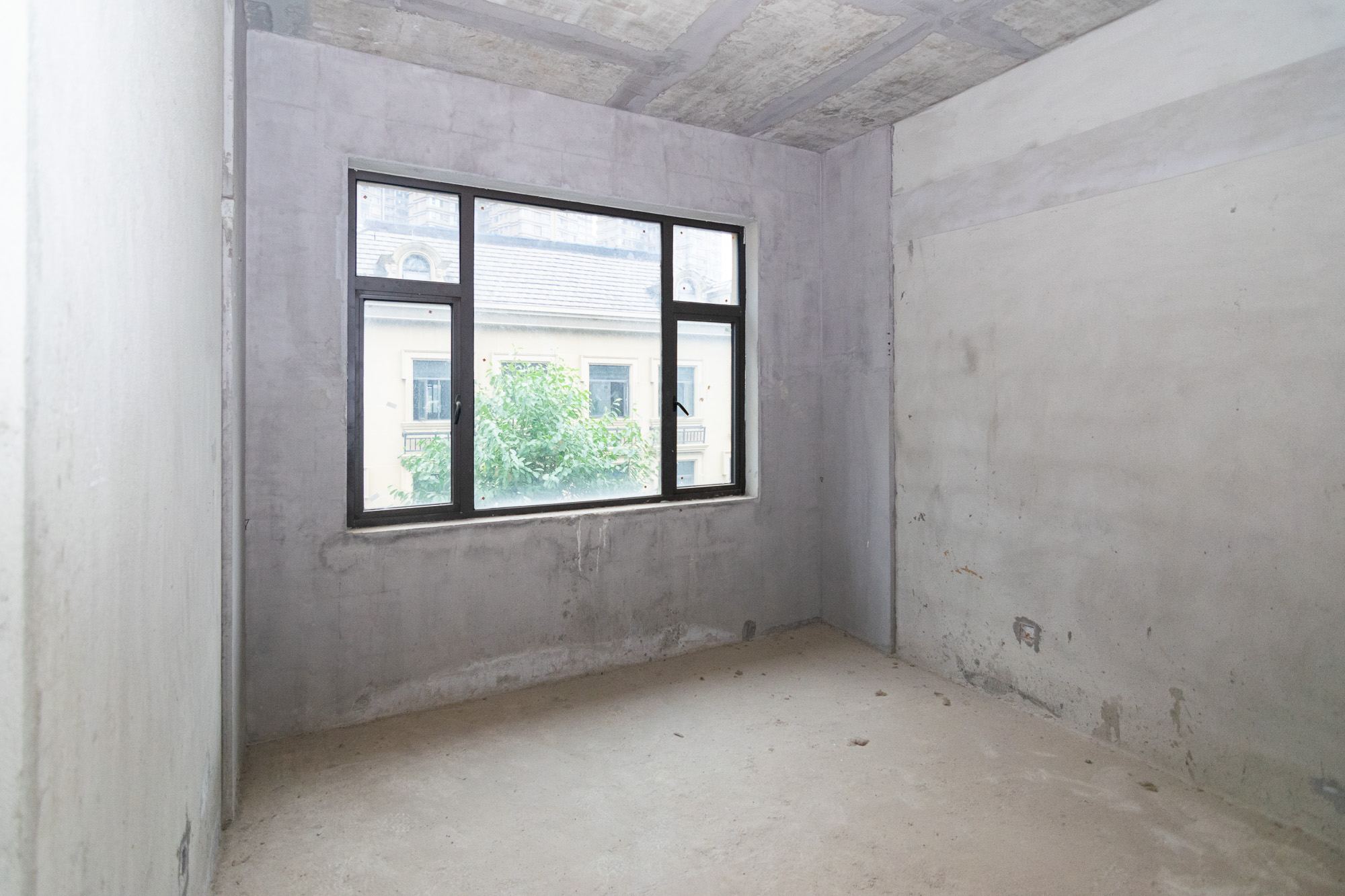 润和紫郡一期 6室3厅3卫 290.0万 润和紫郡一期 6室3厅3卫 290.0万卧室