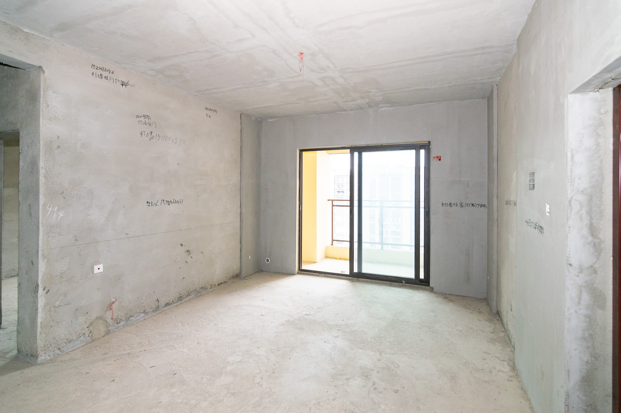 正荣财富中心  4室2厅2卫    103.6万 正荣财富中心  4室2厅2卫    103.6万客厅