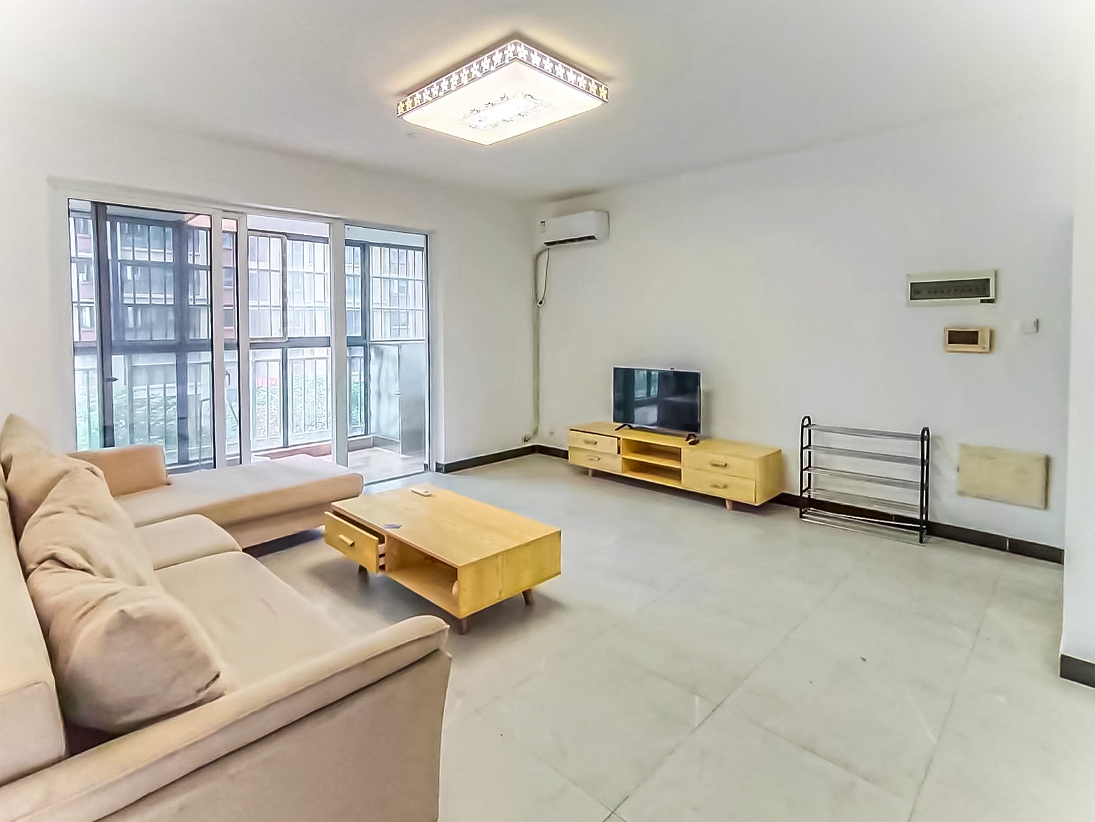 和悦城(蟠龙景苑) 3室2厅2卫 80.0万 和悦城(蟠龙景苑) 3室2厅2卫 80.0万客厅