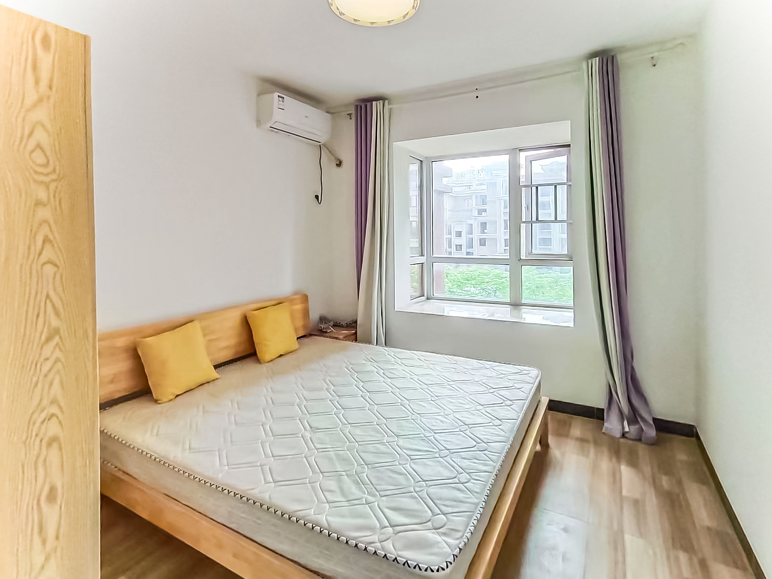 和悦城(蟠龙景苑) 3室2厅2卫 80.0万 和悦城(蟠龙景苑) 3室2厅2卫 80.0万卧室