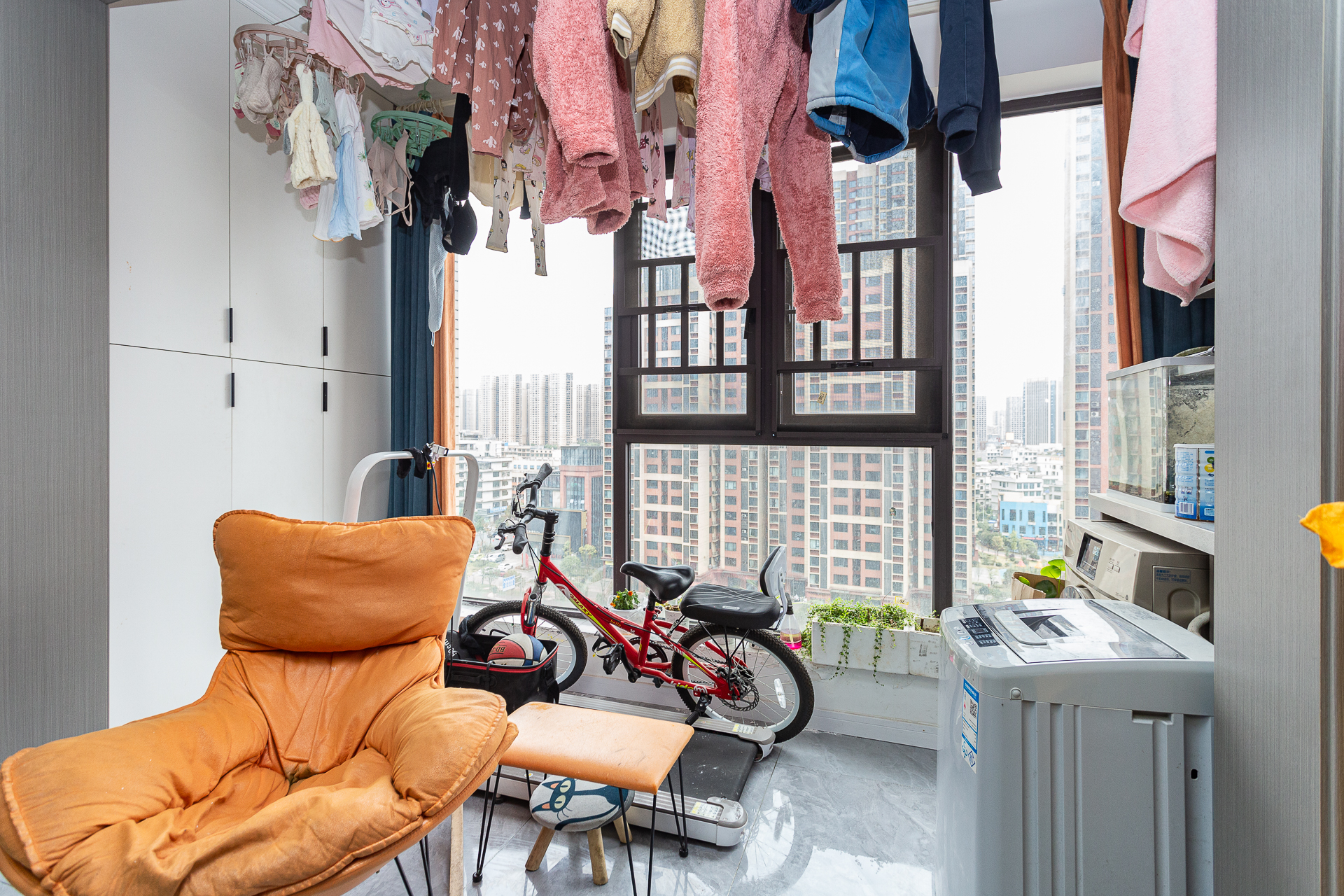 乾源国际  4室2厅2卫    104.0万 乾源国际  4室2厅2卫    104.0万阳台