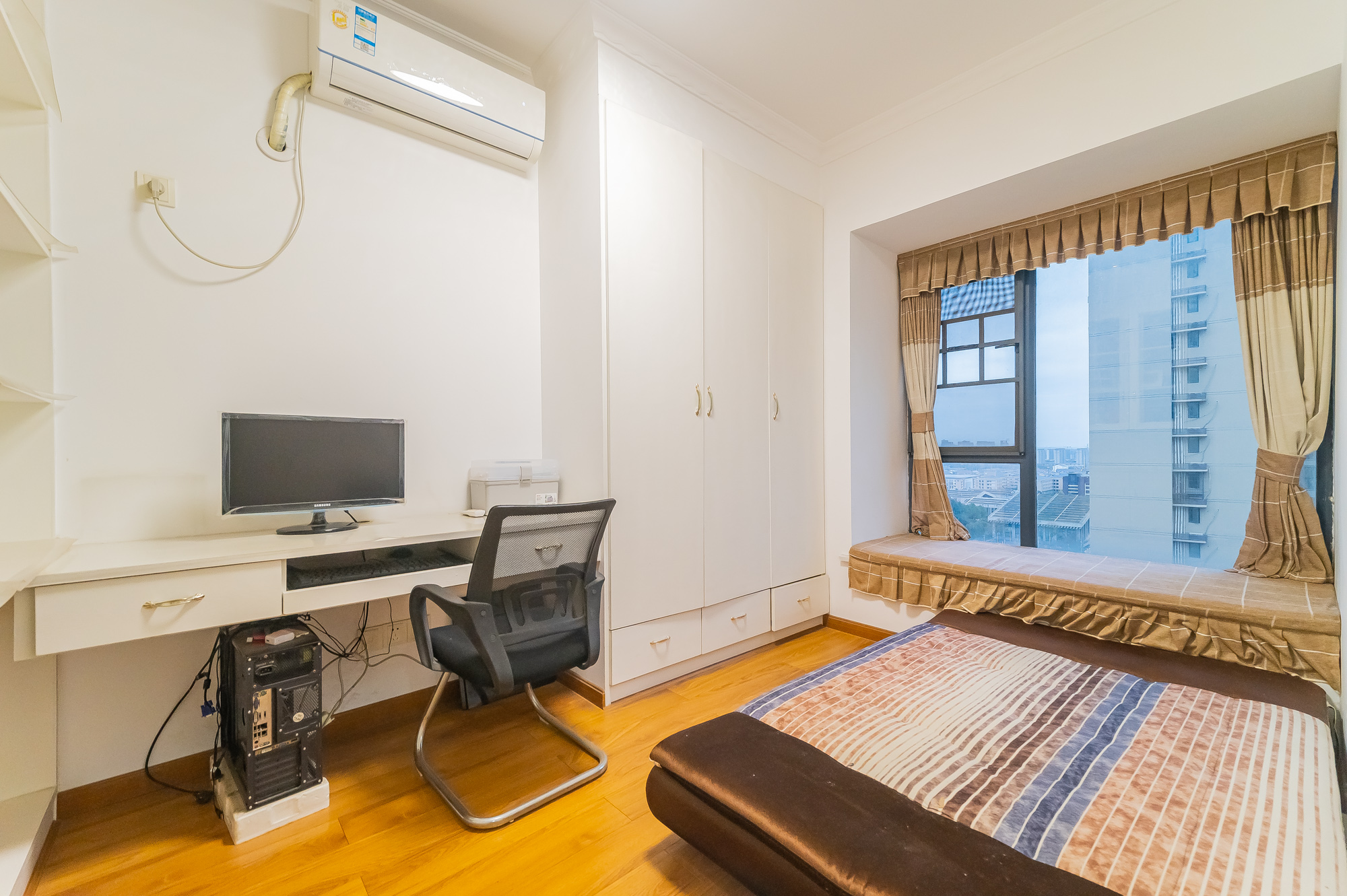 方略城市广场  3室2厅1卫    86.8万 方略城市广场  3室2厅1卫    86.8万卧室