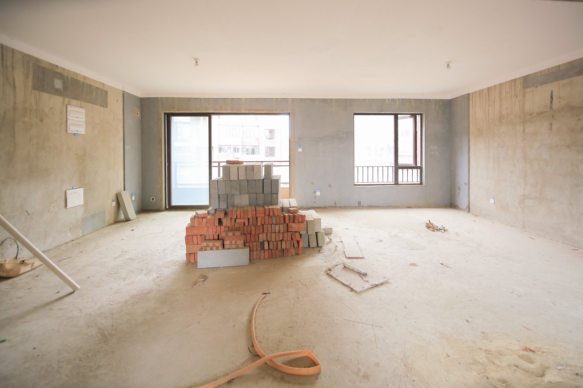 保利城(中航城国际社区、郡原美村) 4室4厅2卫 216.8万 保利城(中航城国际社区、郡原美村) 4室4厅2卫 216.8万客厅