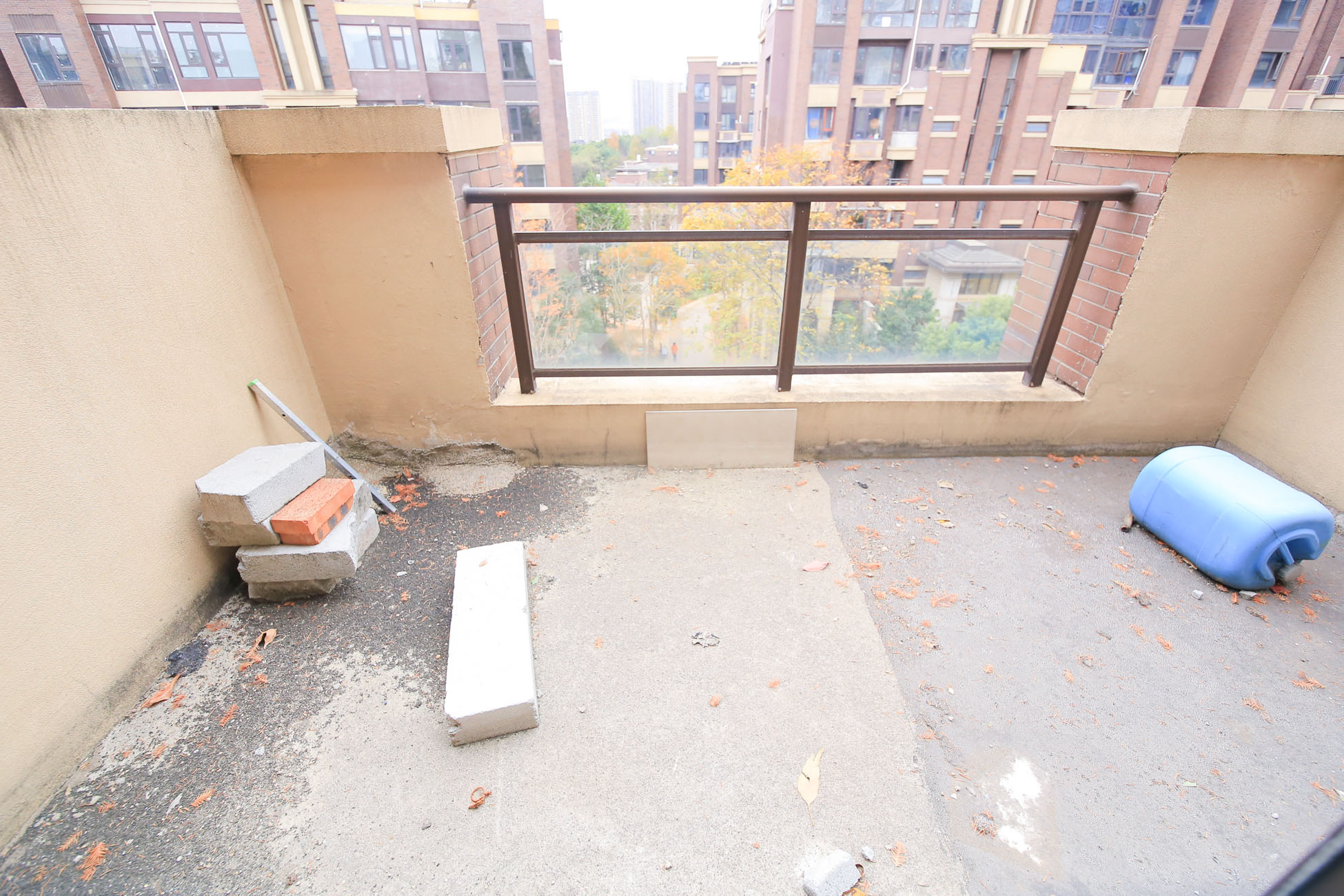 保利城(中航城国际社区、郡原美村) 4室4厅2卫 216.8万 保利城(中航城国际社区、郡原美村) 4室4厅2卫 216.8万阳台