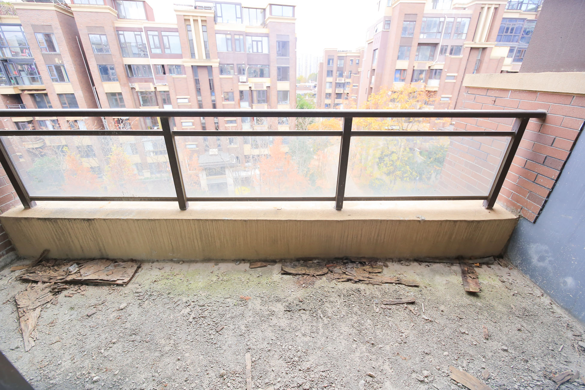 保利城(中航城国际社区、郡原美村) 4室4厅2卫 216.8万 保利城(中航城国际社区、郡原美村) 4室4厅2卫 216.8万阳台