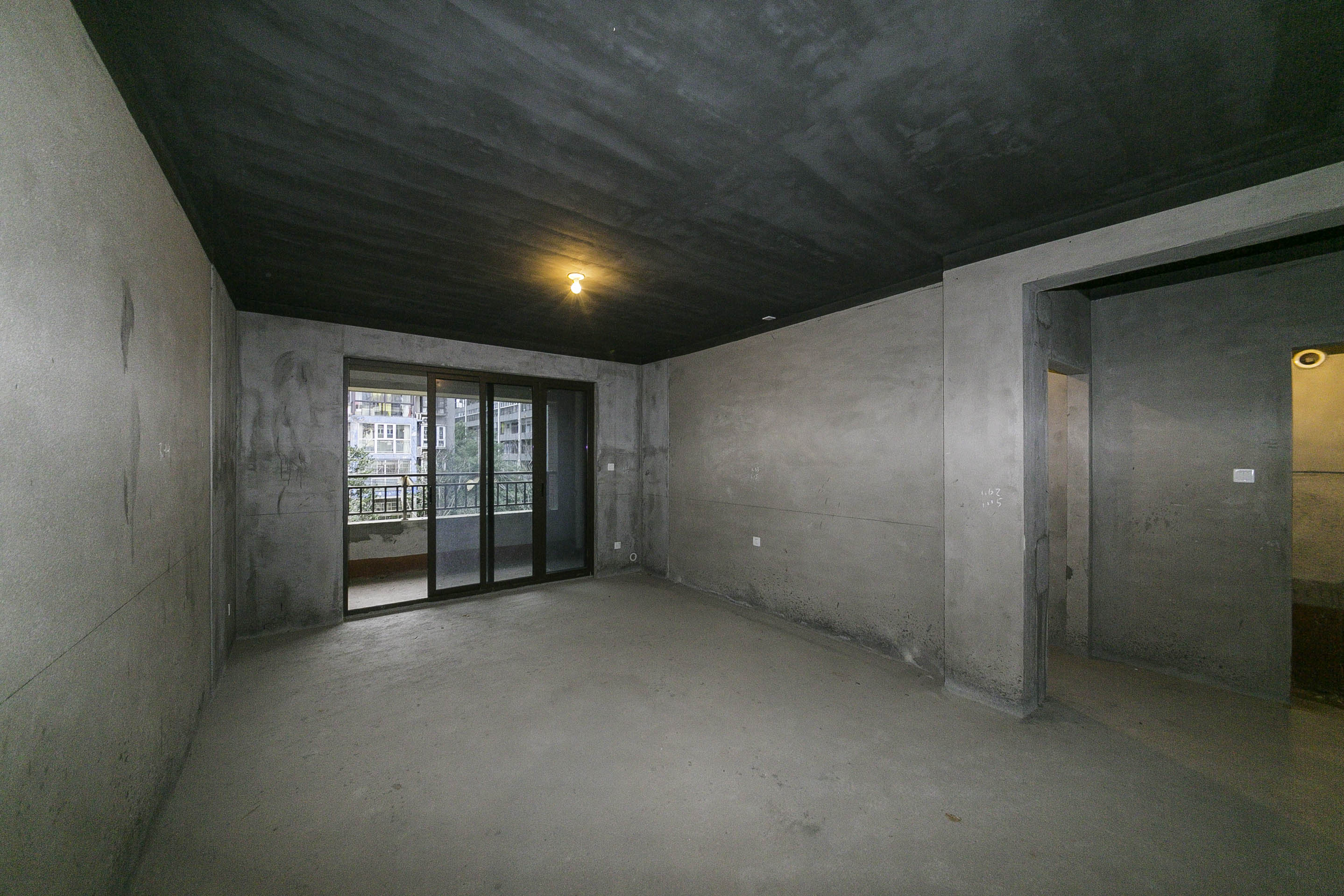 鑫远翡丽郡(鑫远翡丽雅苑) 4室2厅2卫 185.0万 鑫远翡丽郡(鑫远翡丽雅苑) 4室2厅2卫 185.0万客厅