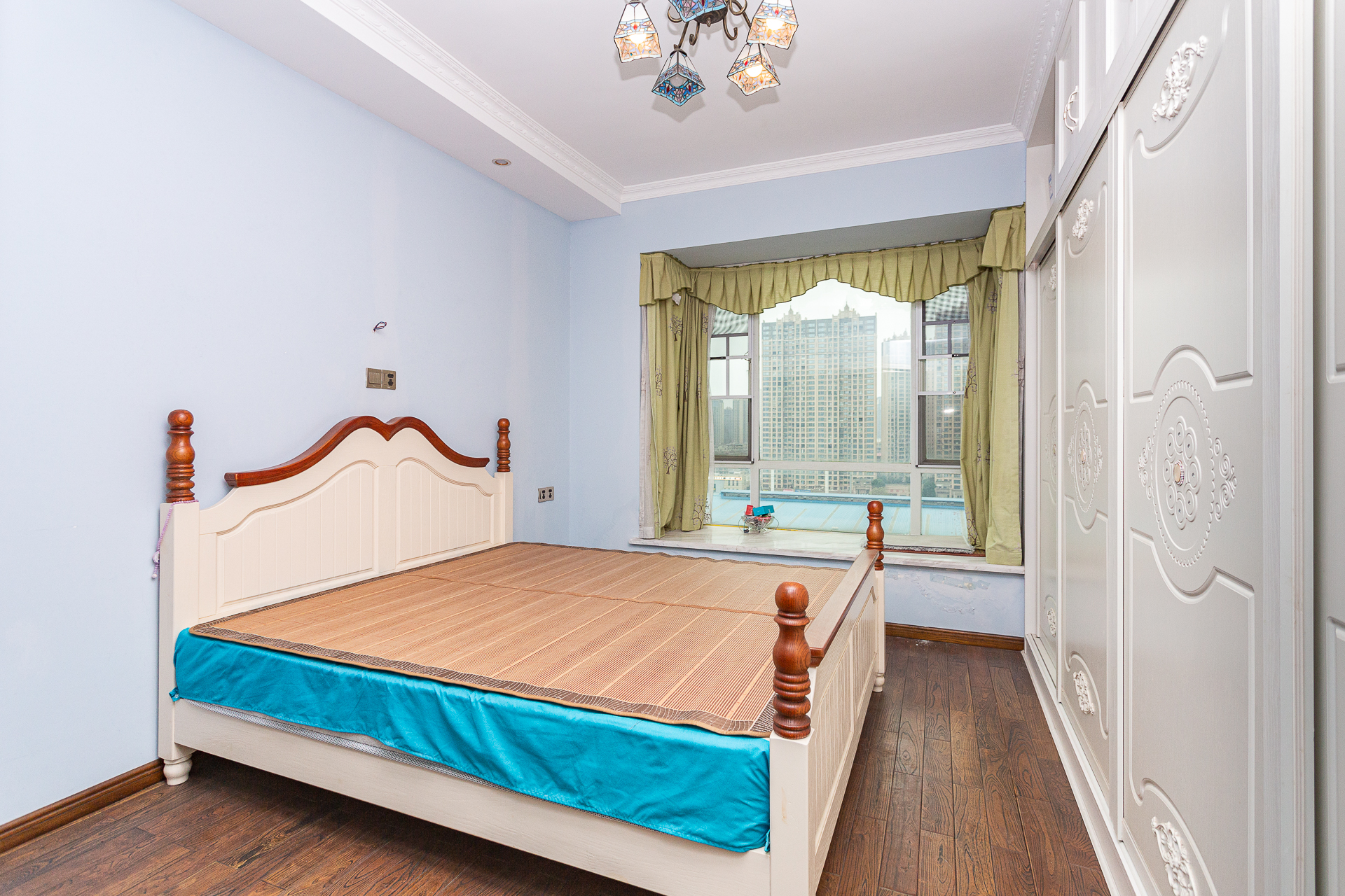 长高圆梦佳苑  4室2厅2卫    114.0万 长高圆梦佳苑  4室2厅2卫    114.0万卧室