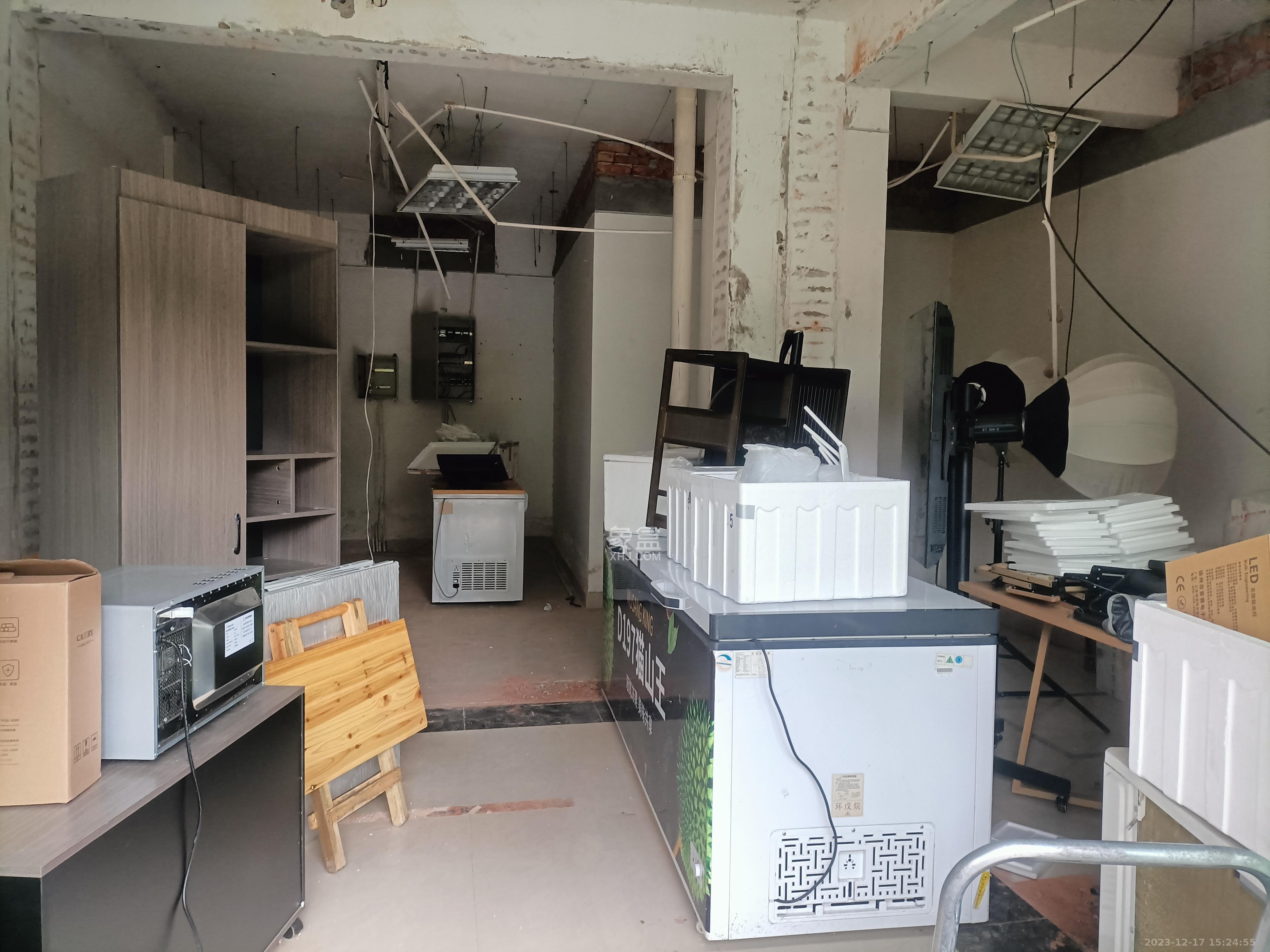 八方小区D区   75.0㎡     5000.00元/月室内图