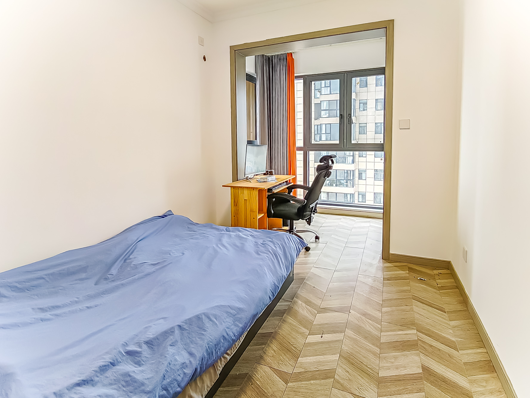 和悦城(蟠龙景苑)  3室2厅1卫    78.0万卧室