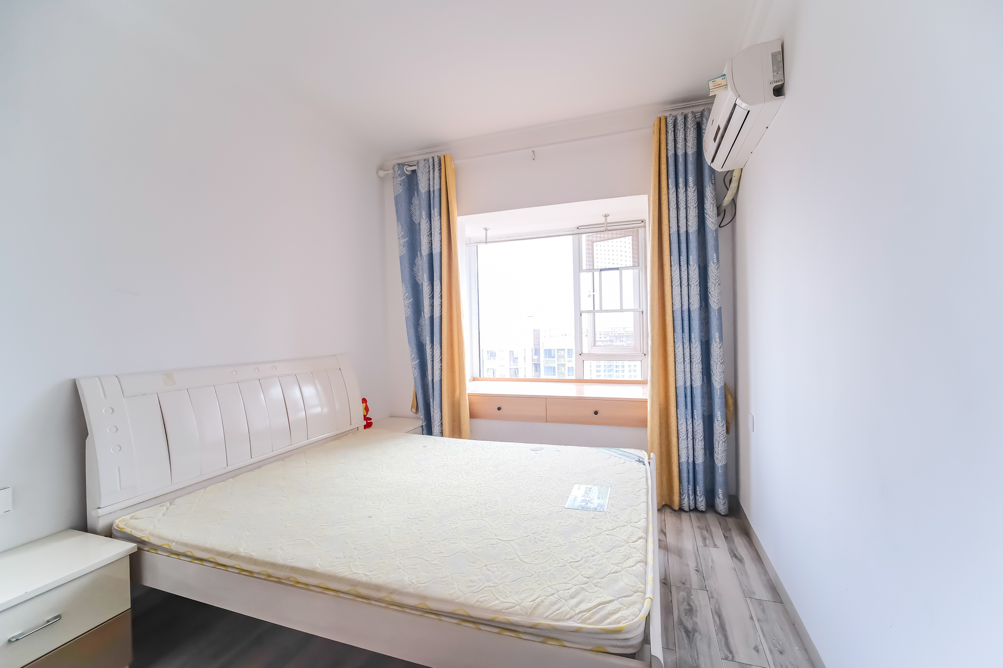 荣盛花语城 3室2厅1卫 62.8万 荣盛花语城 3室2厅1卫 62.8万卧室