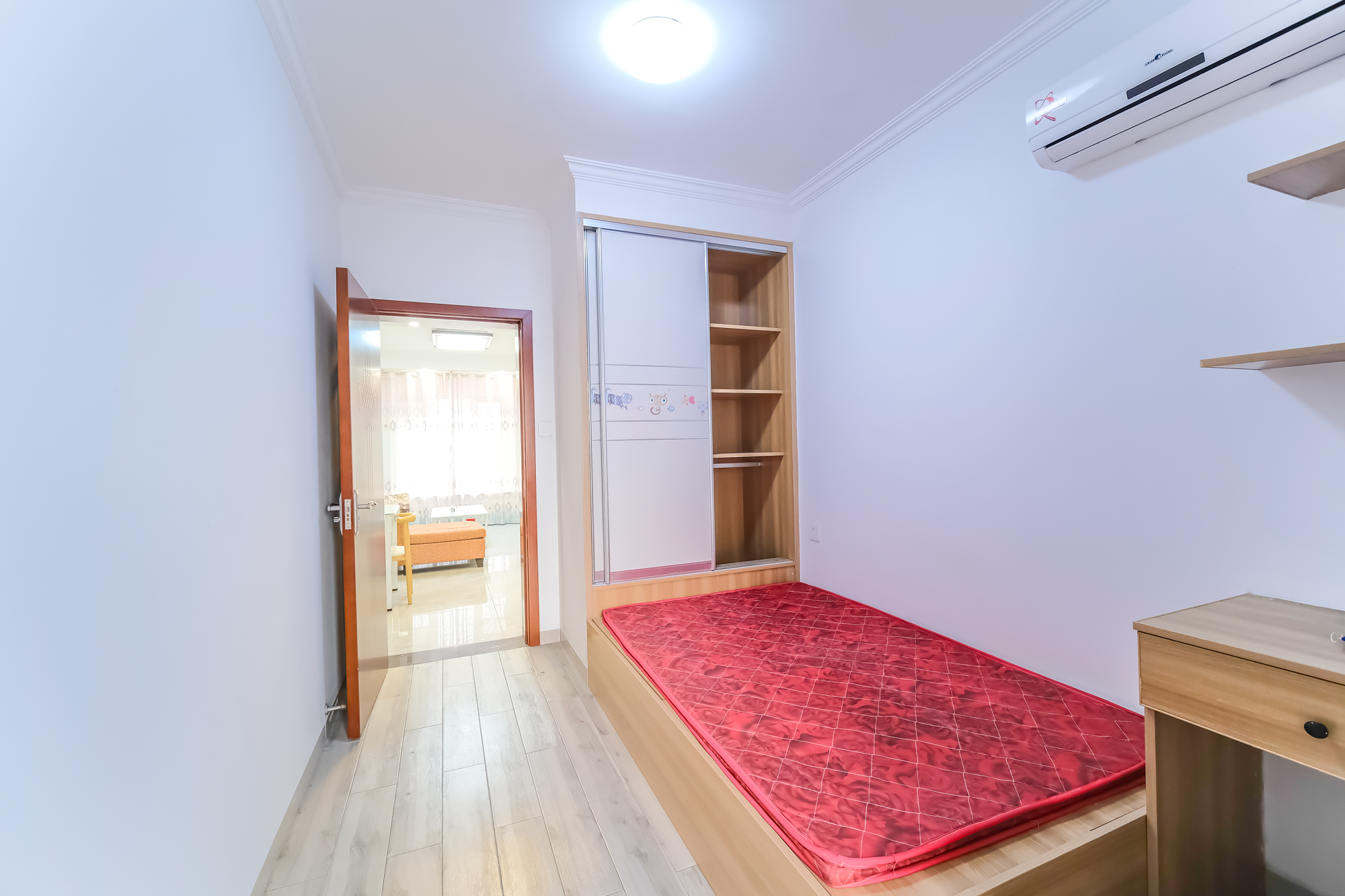 荣盛花语城 3室2厅1卫 62.8万 荣盛花语城 3室2厅1卫 62.8万卧室