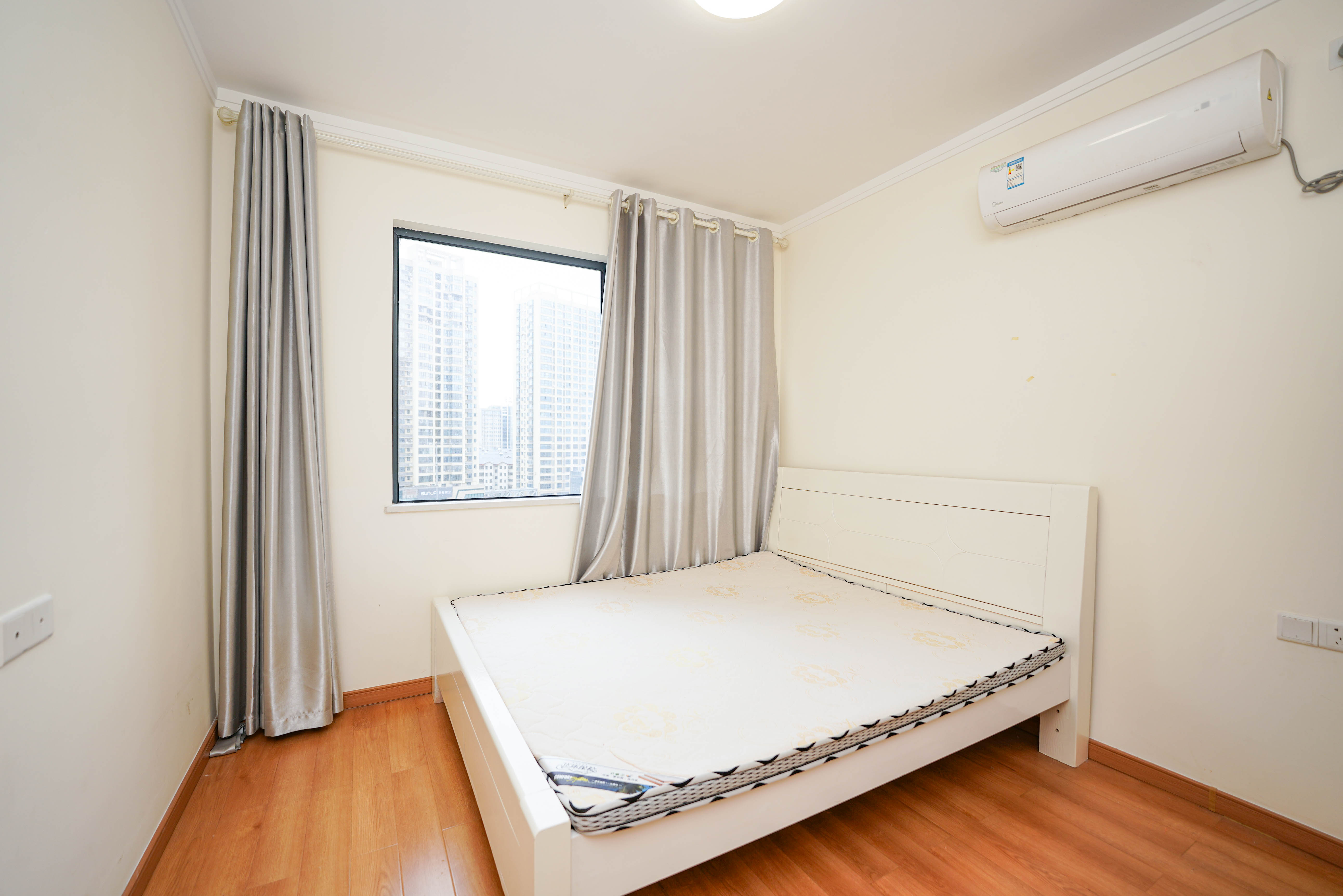 中建璟和城  3室2厅1卫    85.0万 中建璟和城  3室2厅1卫    85.0万卧室