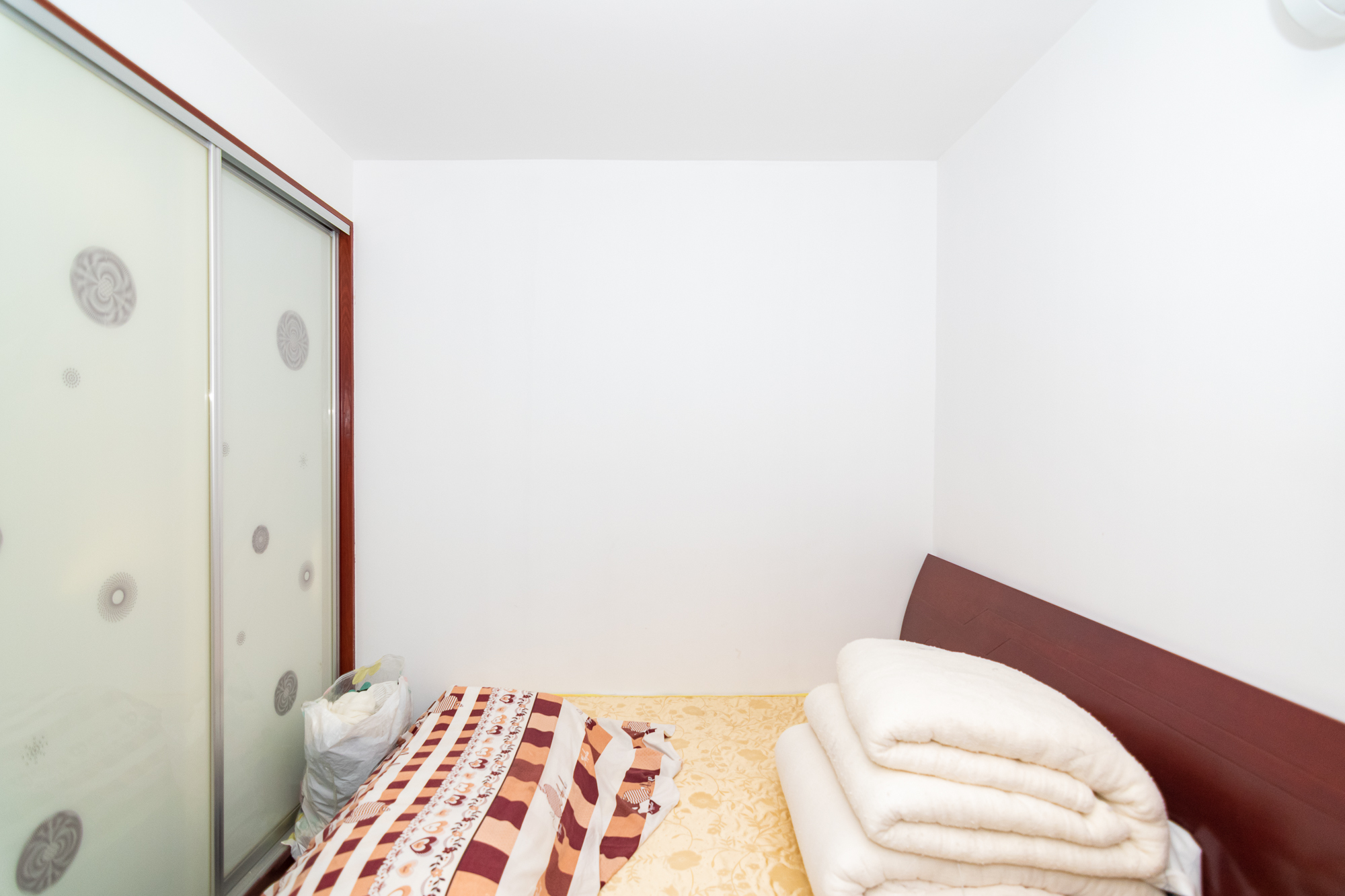 新城国际花都 2室2厅1卫 64.8万 新城国际花都 2室2厅1卫 64.8万卧室