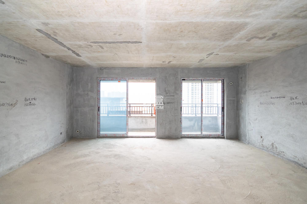 大汉汉府一期  5室2厅2卫    113.0万