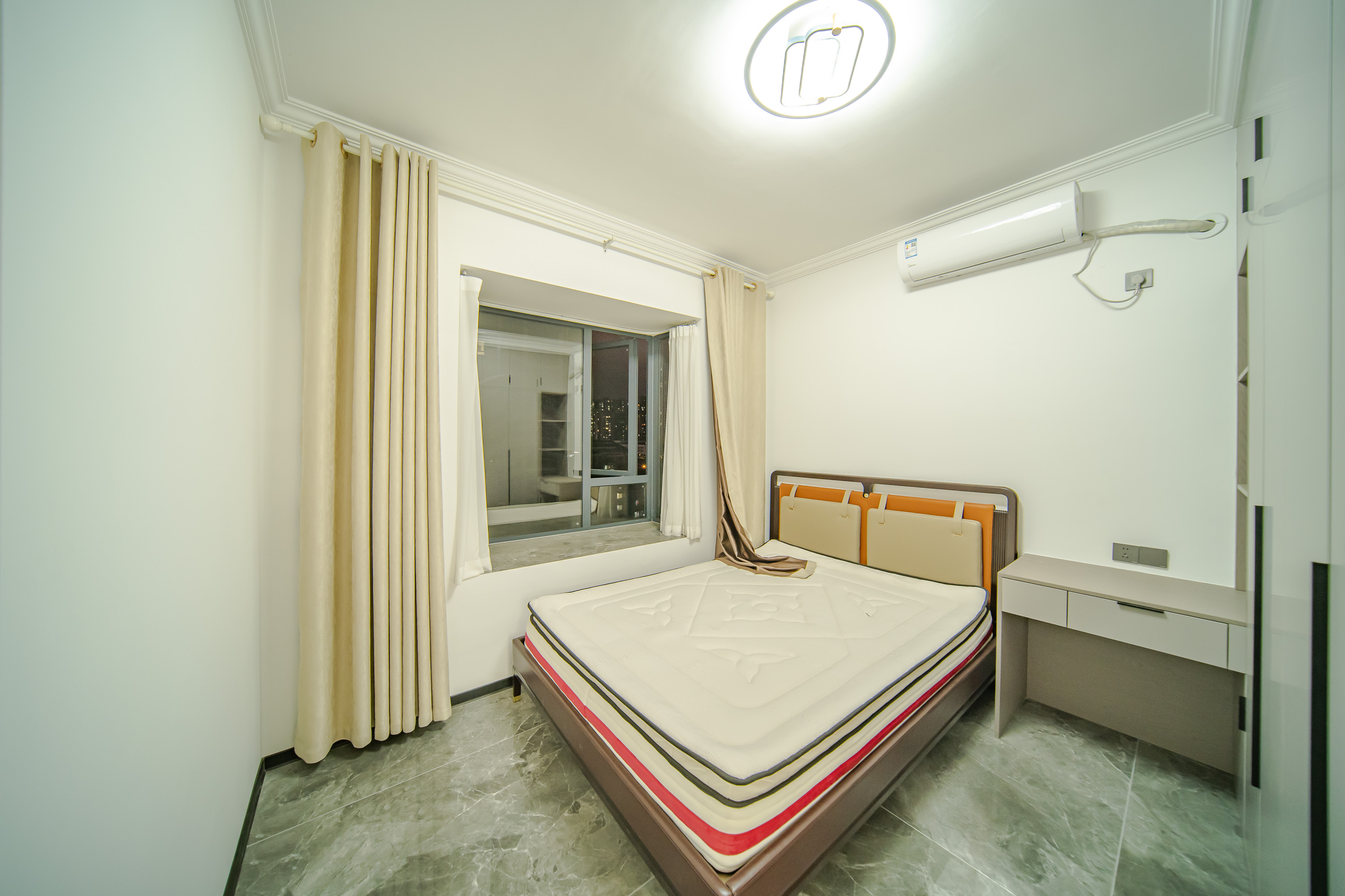 含浦家苑  3室2厅2卫    118.0万卧室