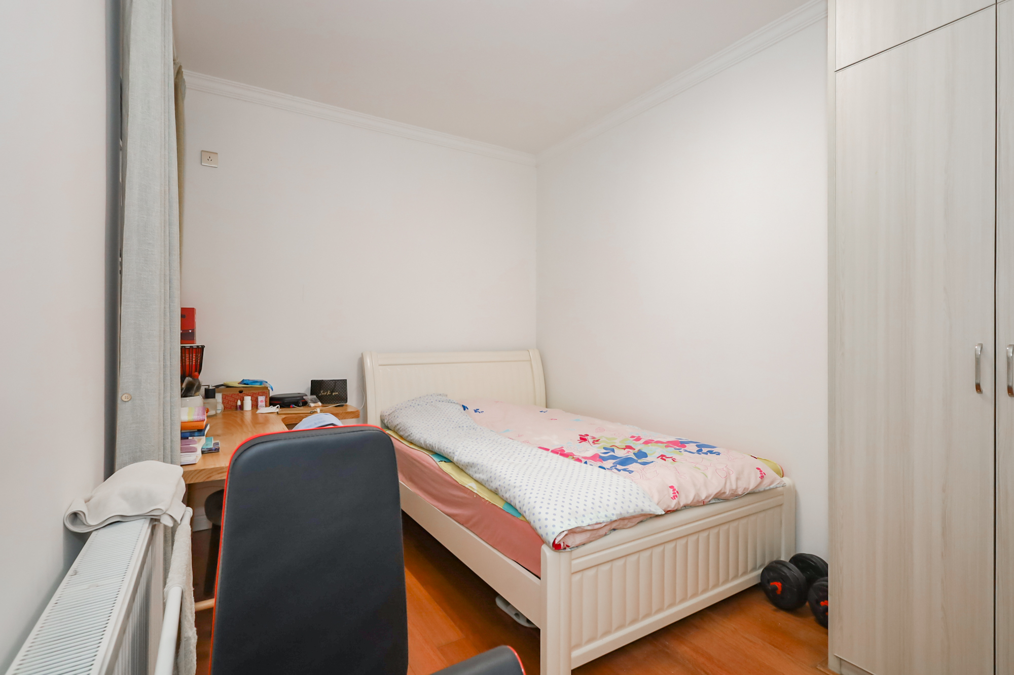 八方小区B区 3室2厅2卫 350.0万 八方小区B区 3室2厅2卫 350.0万卧室