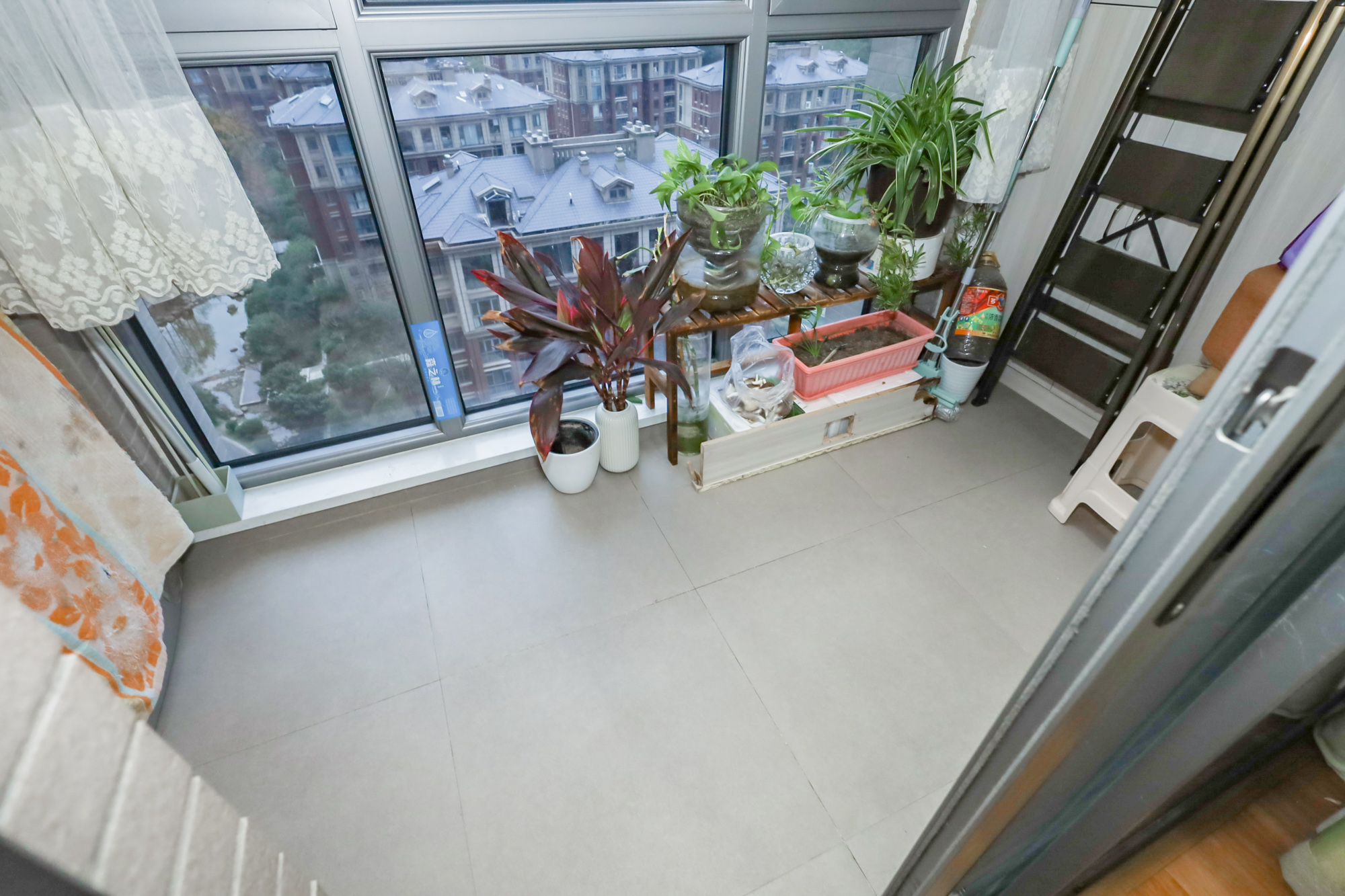 八方小区B区 3室2厅2卫 350.0万 八方小区B区 3室2厅2卫 350.0万阳台