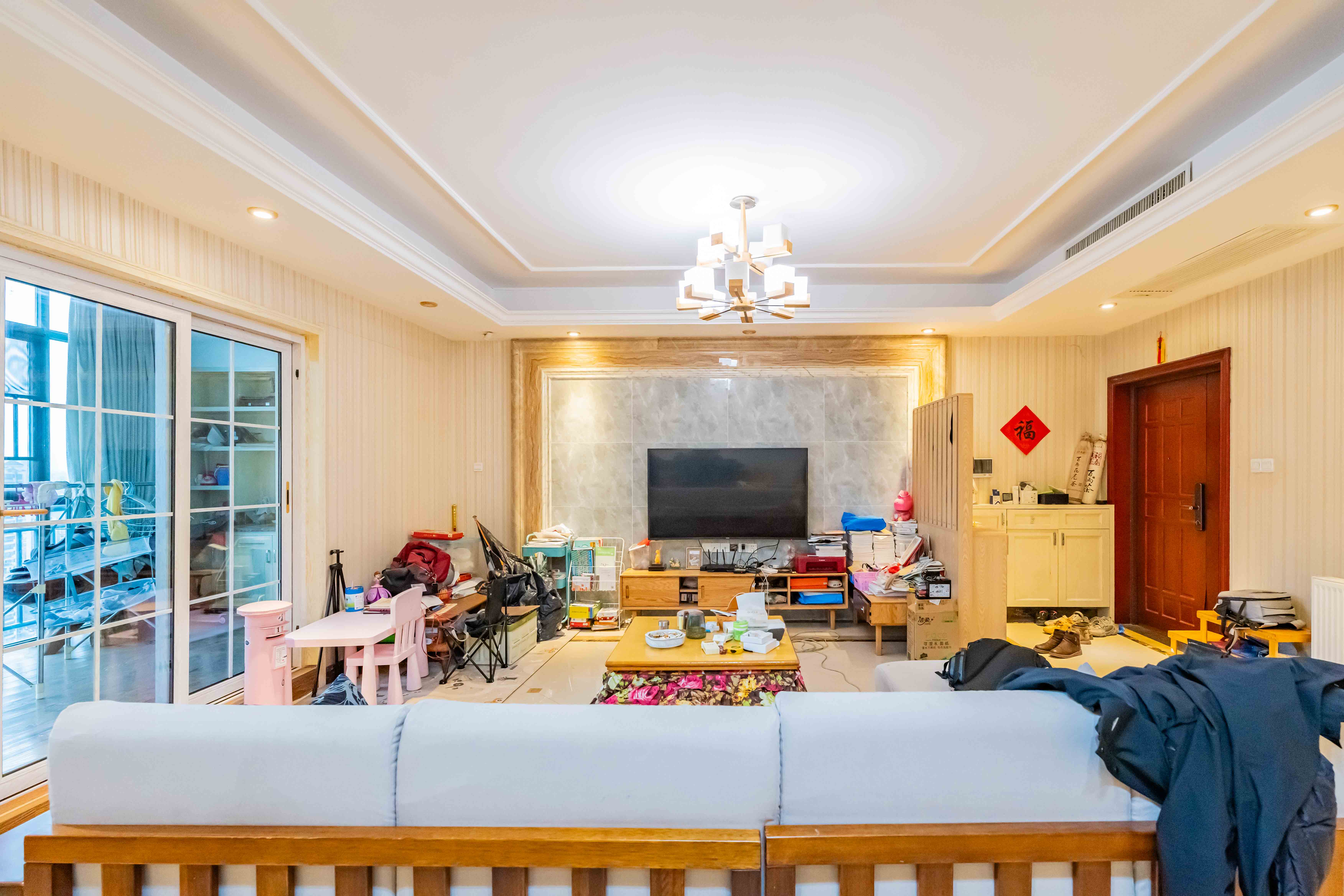 恒大雅苑  4室2厅2卫    148.0万客厅