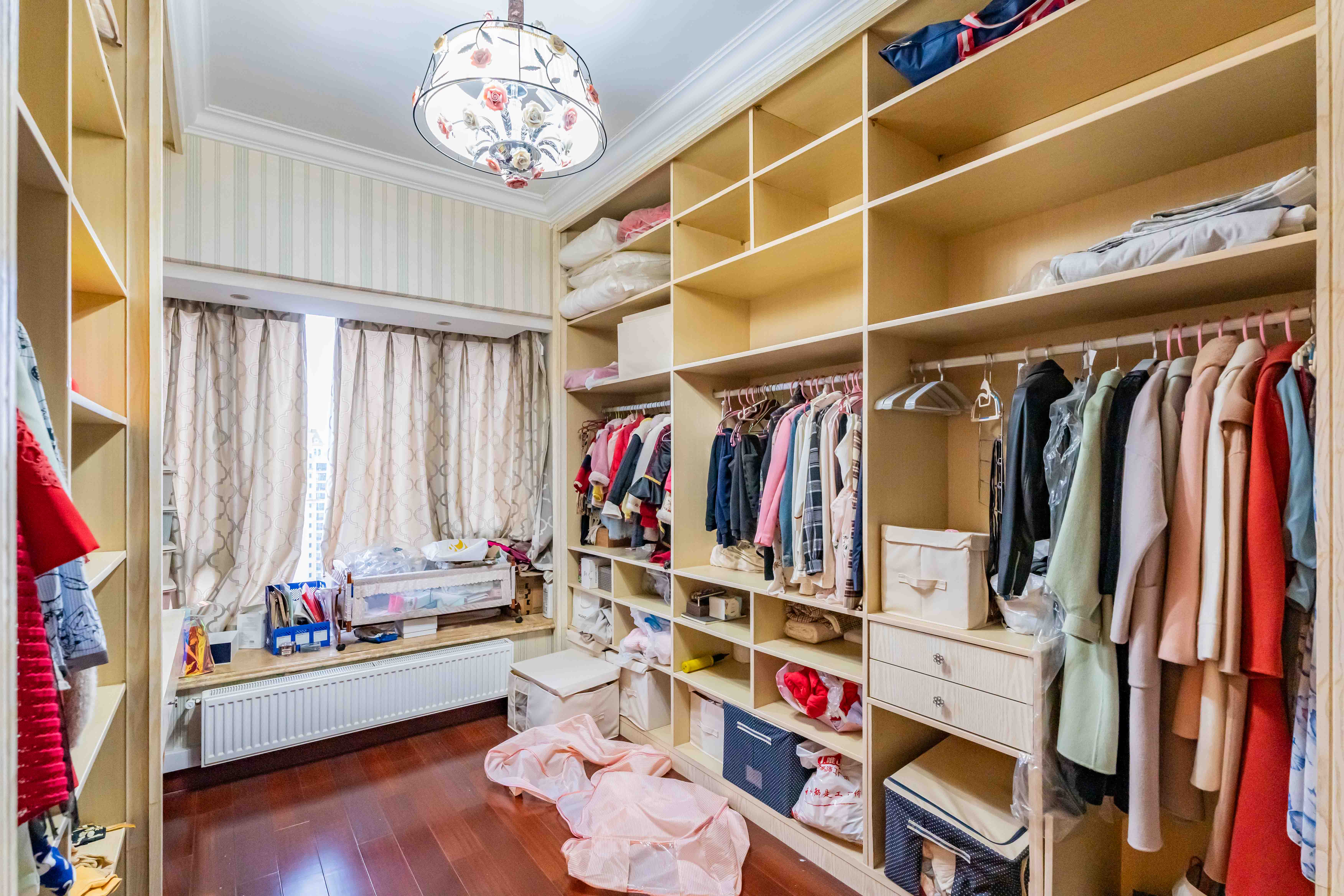 恒大雅苑  4室2厅2卫    148.0万卧室