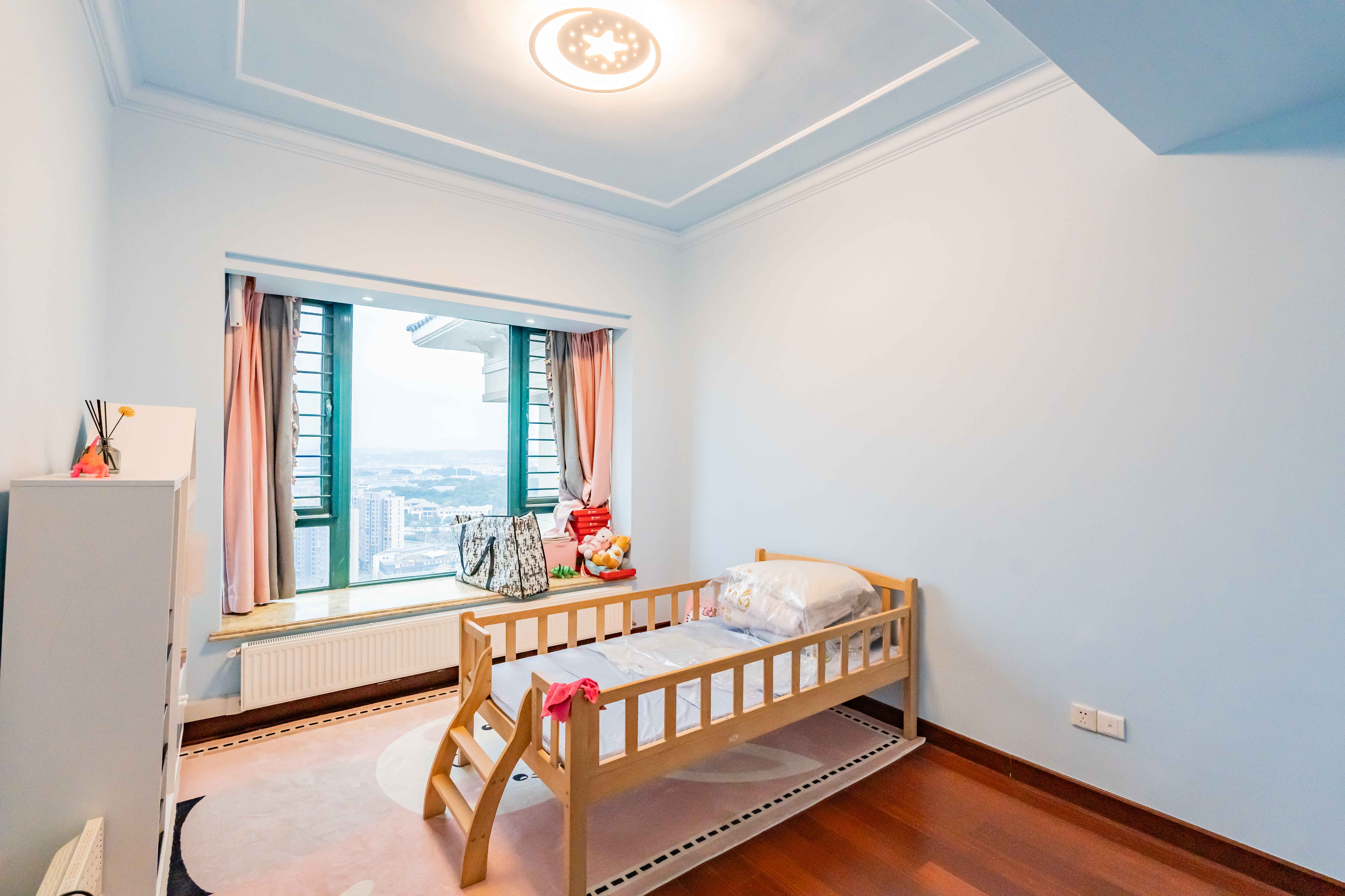 恒大雅苑  4室2厅2卫    148.0万卧室