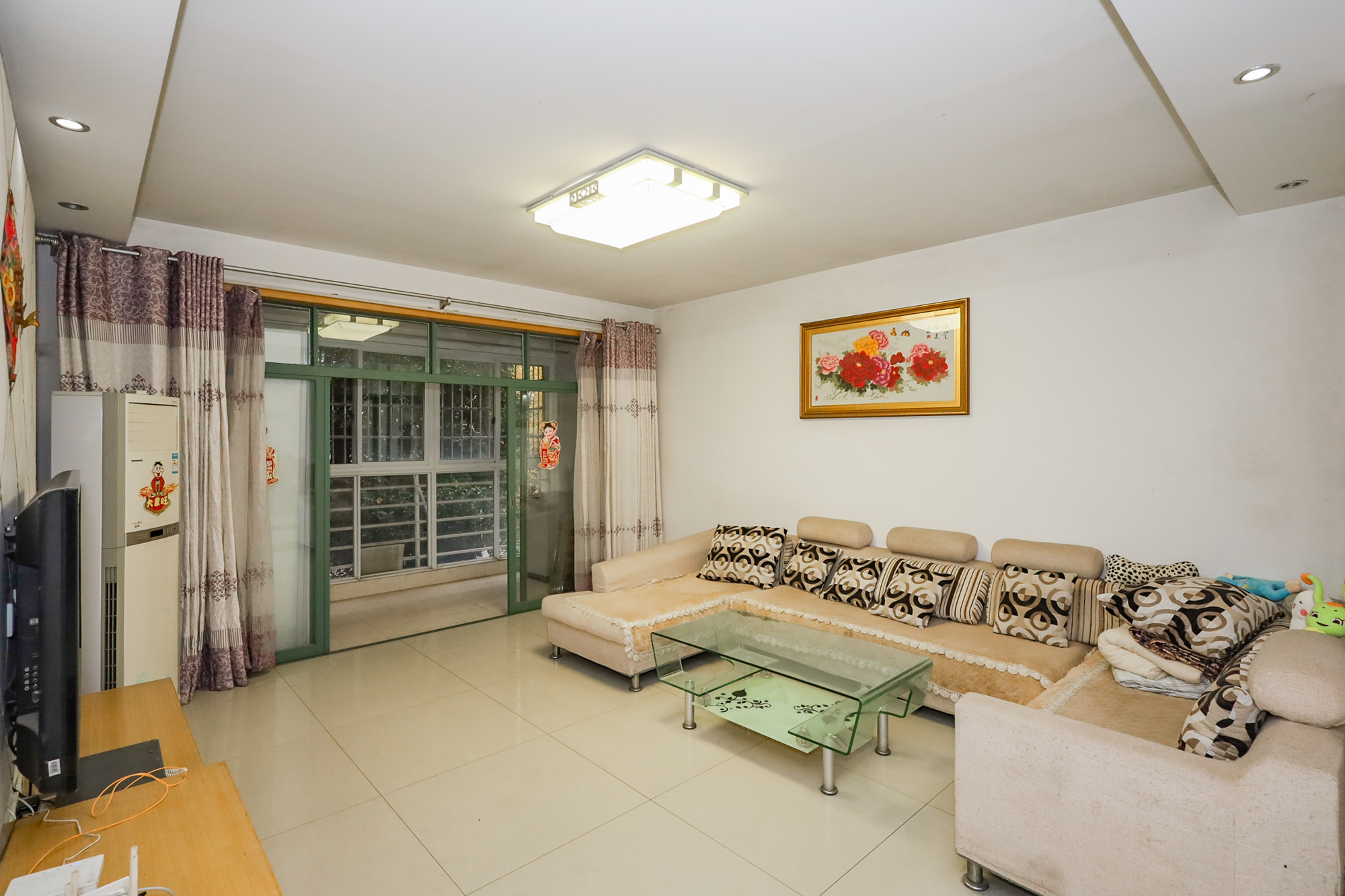 美林景园  3室2厅2卫   128.00万客厅