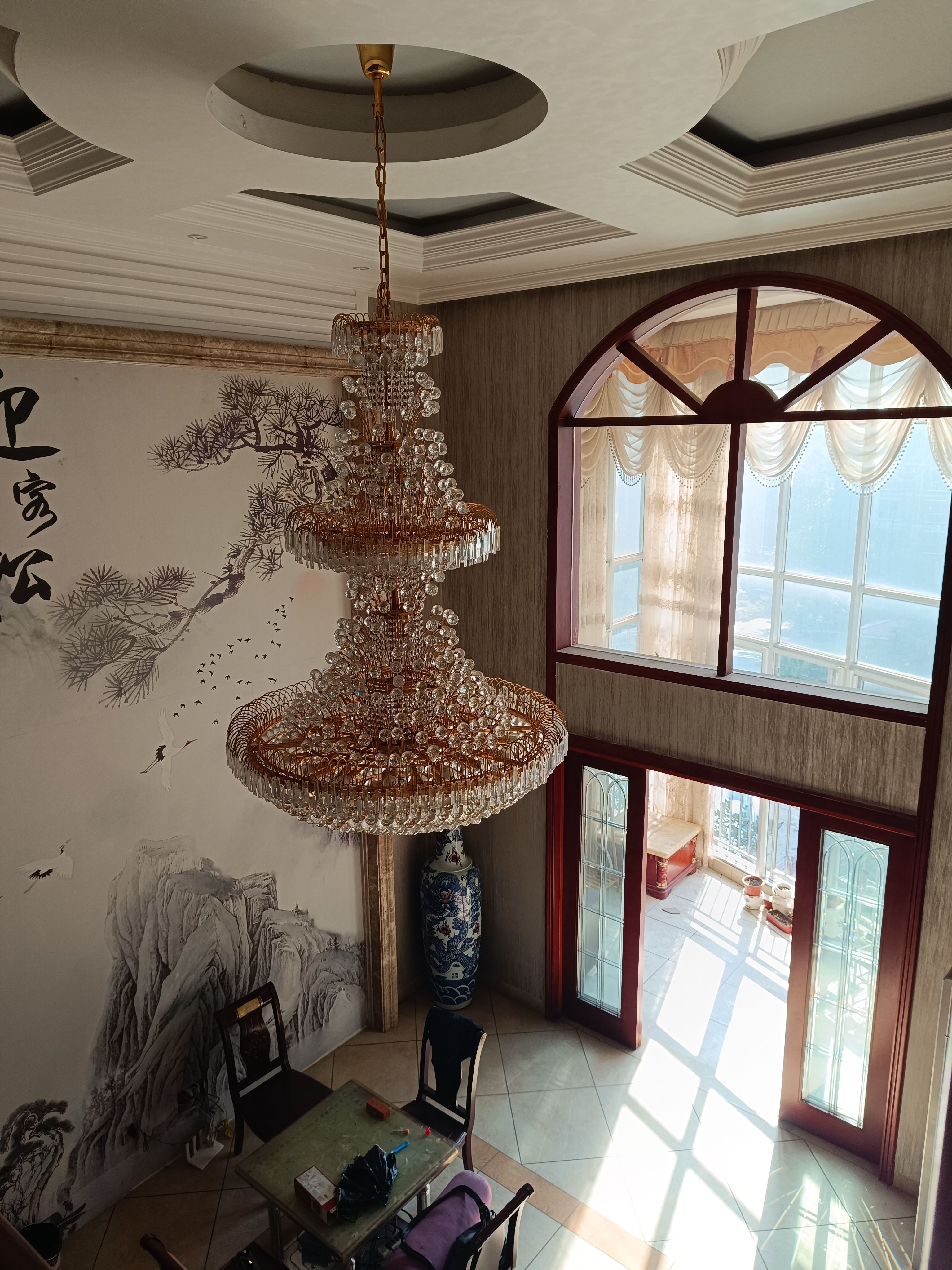东方豪苑  6室2厅2卫   122.00万客厅