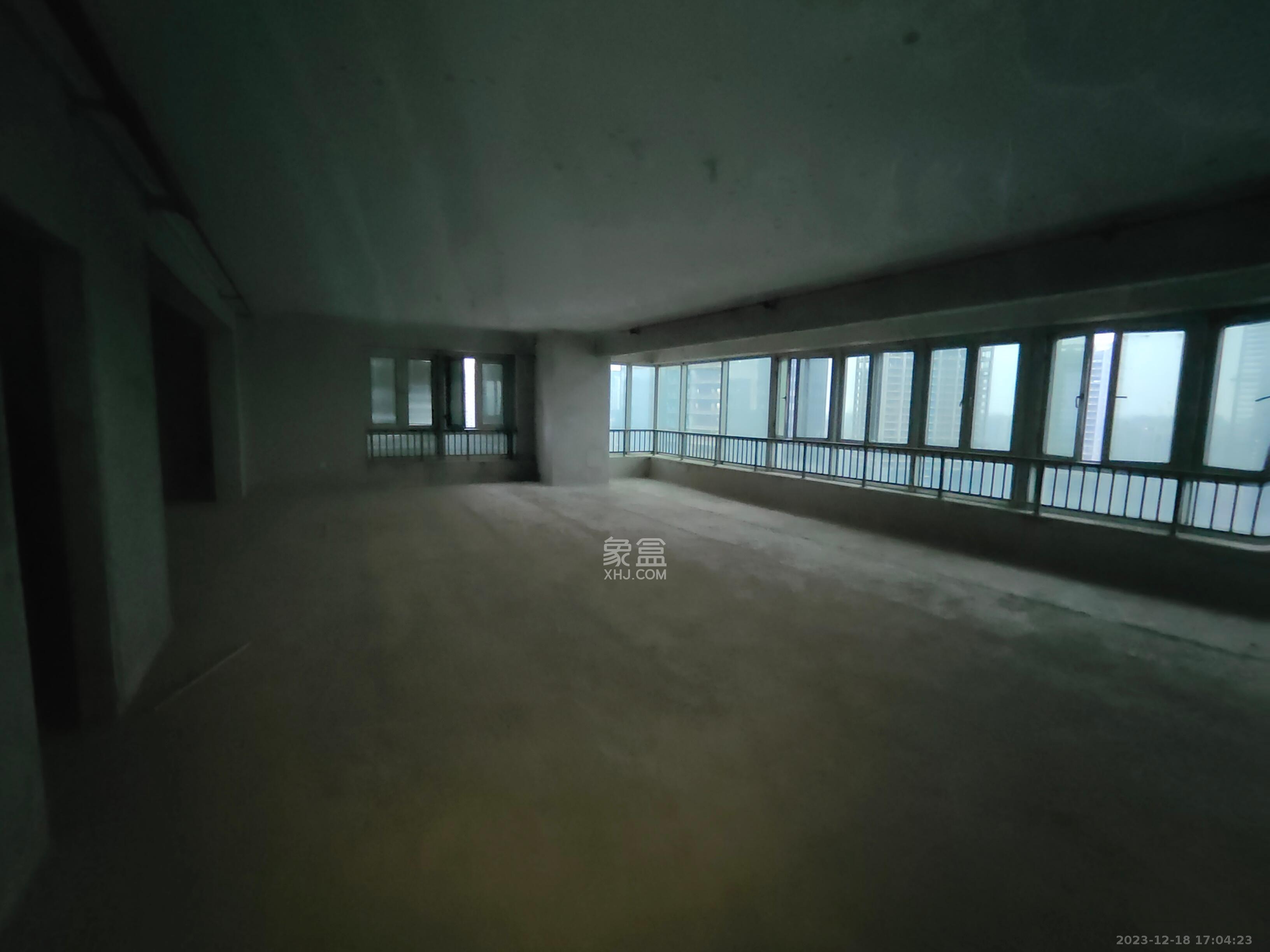 福晟翡翠湾  5室2厅3卫   12000.00元/月室内图