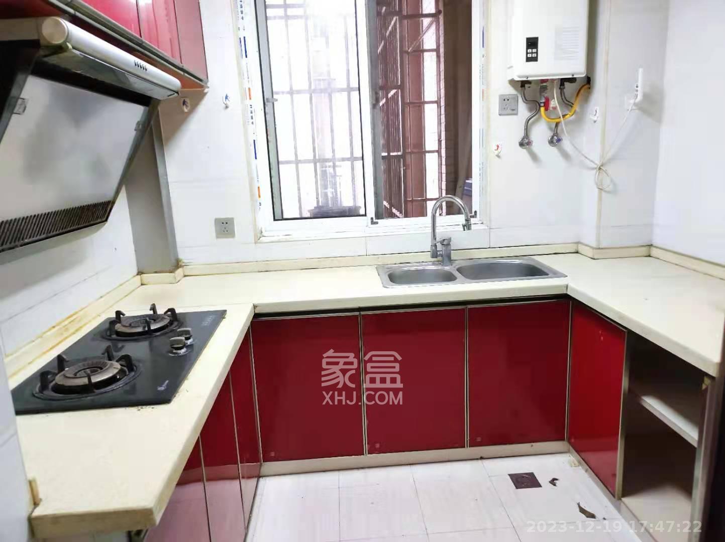 山水湾  3室2厅1卫   1700.00元/月室内图