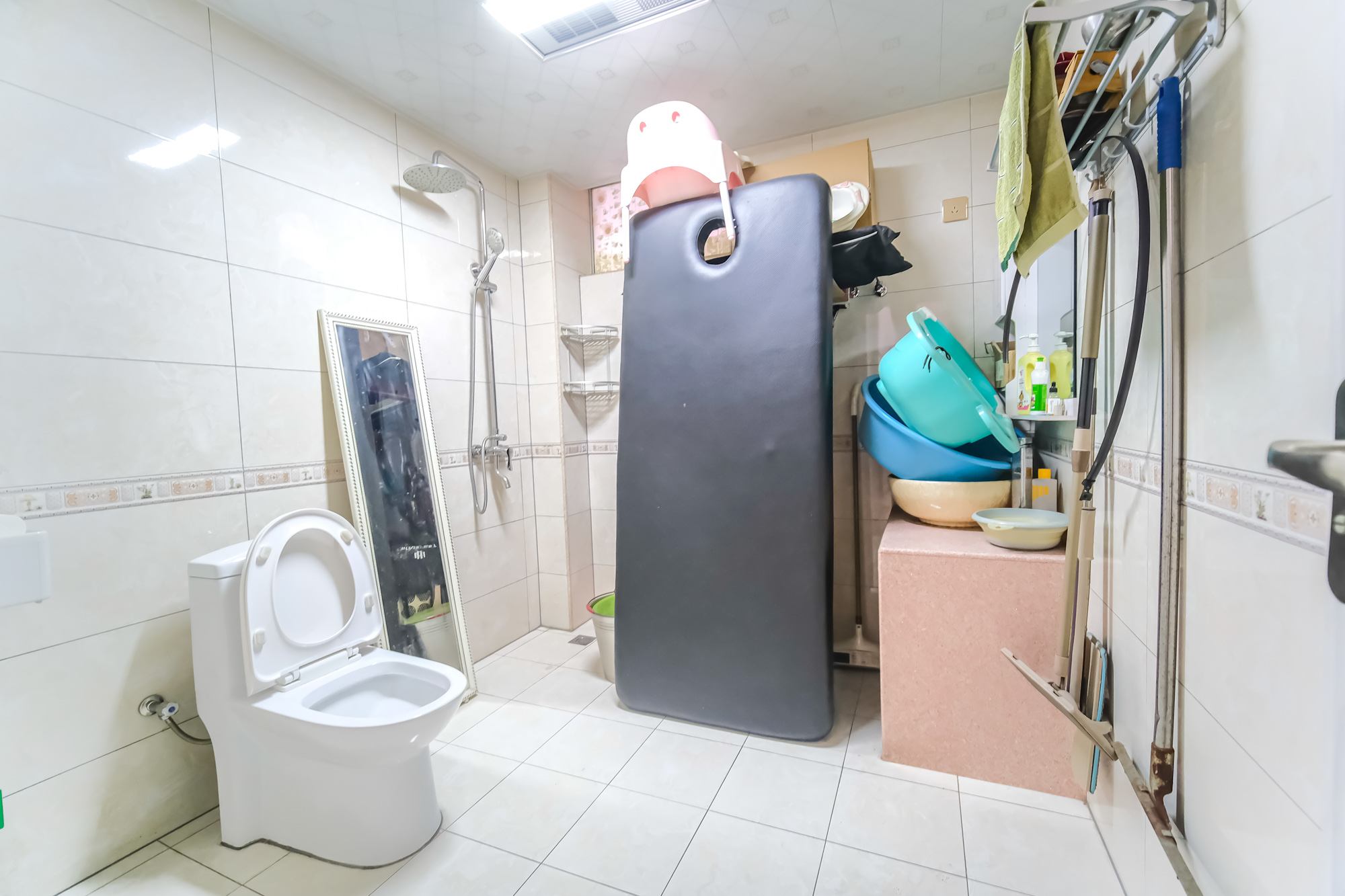 恒广国际物流园  3室2厅2卫    40.2万 恒广国际物流园  3室2厅2卫    40.2万卫生间