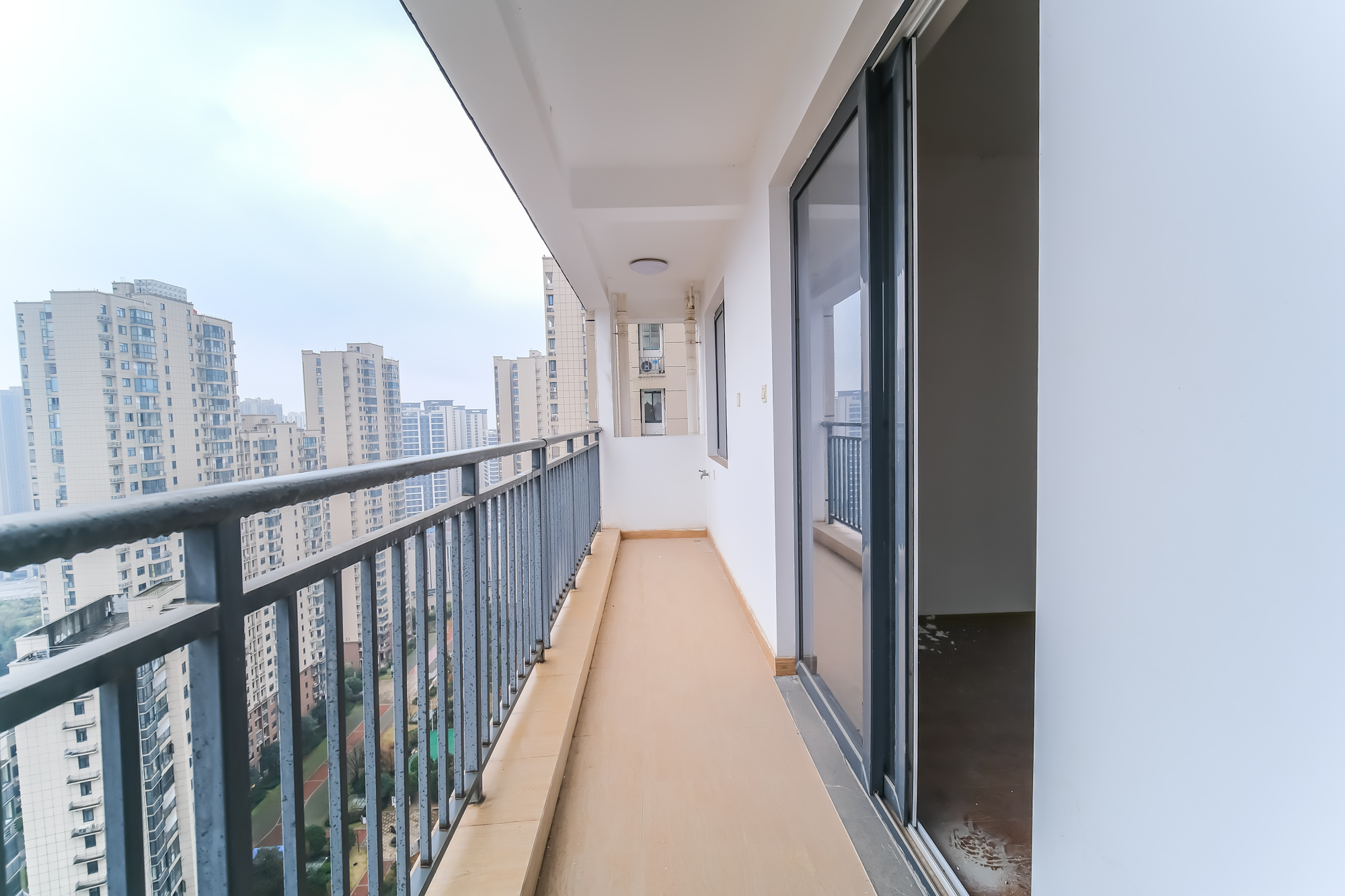 和悦城(蟠龙景苑) 0室0厅0卫 65.0万 和悦城(蟠龙景苑) 0室0厅0卫 65.0万阳台