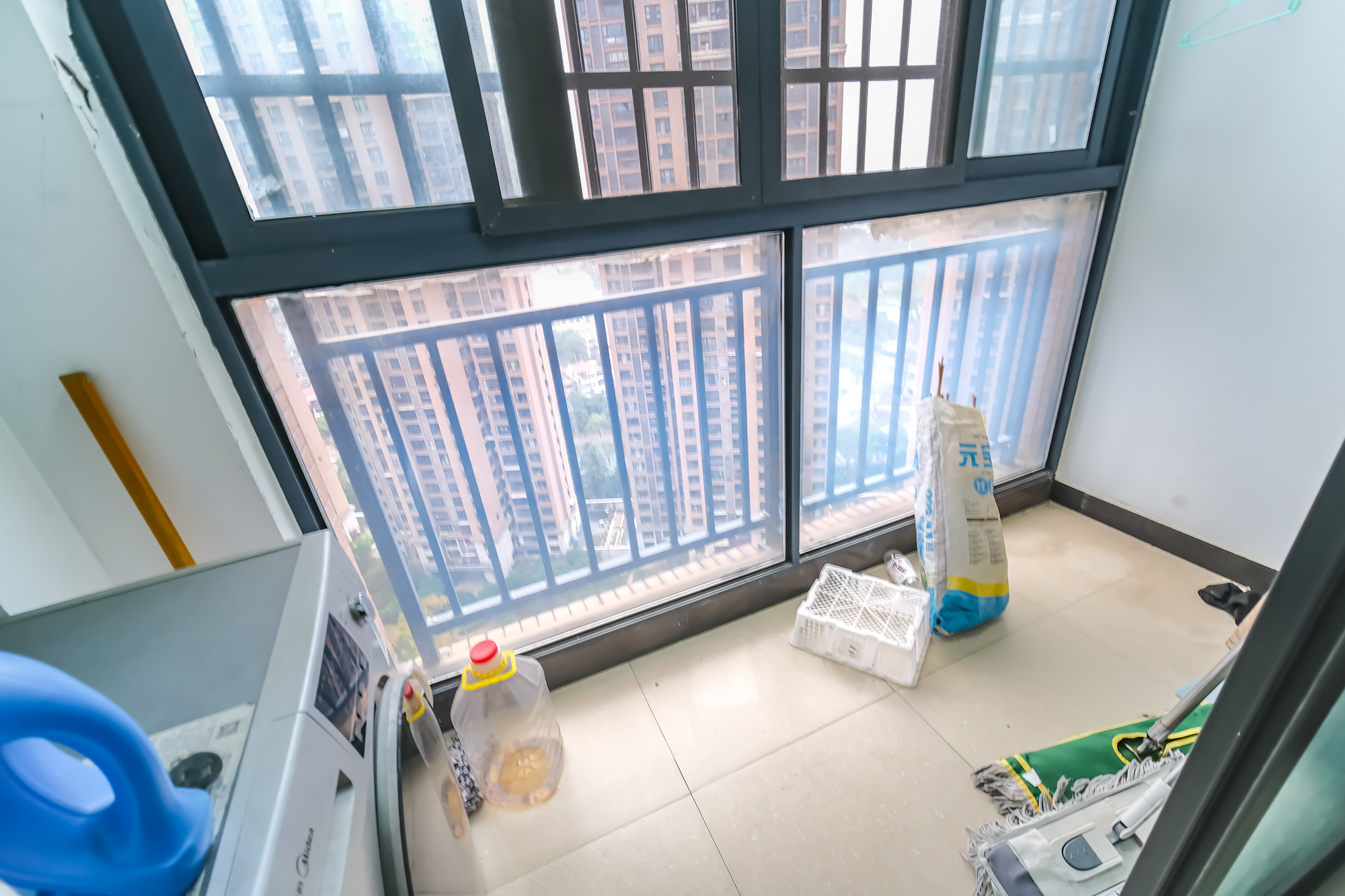 三一街区  3室2厅2卫   88.00万阳台
