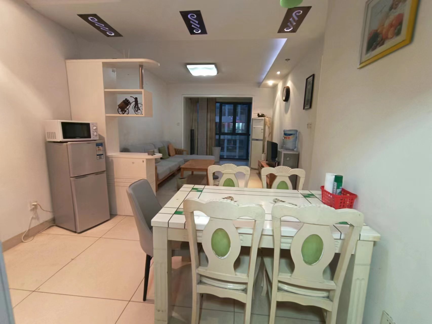 城市风景 2室2厅1卫 43.8万 城市风景 2室2厅1卫 43.8万室内图