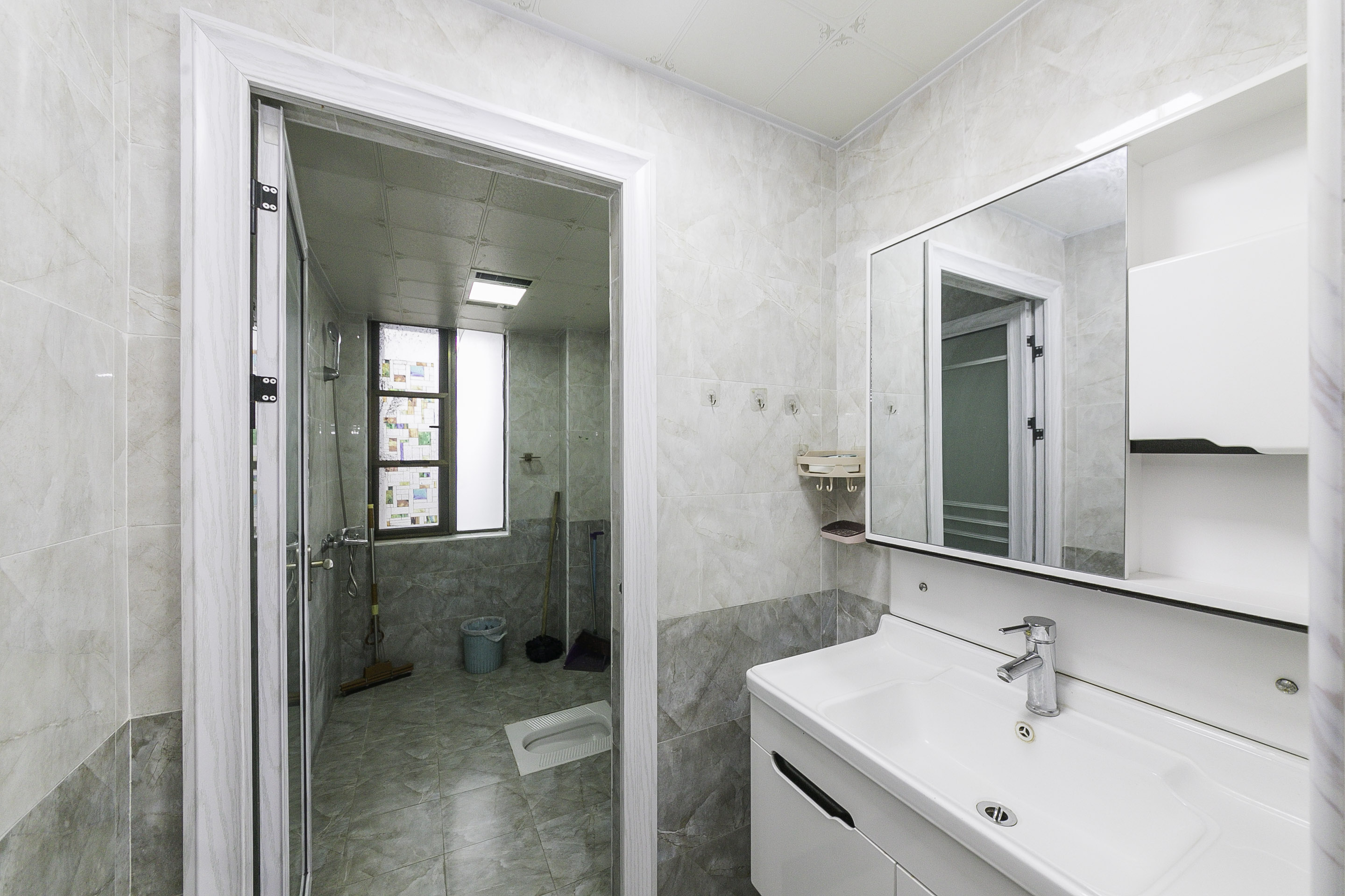 奥林匹克花园 3室2厅2卫 152.8万 奥林匹克花园 3室2厅2卫 152.8万卫生间