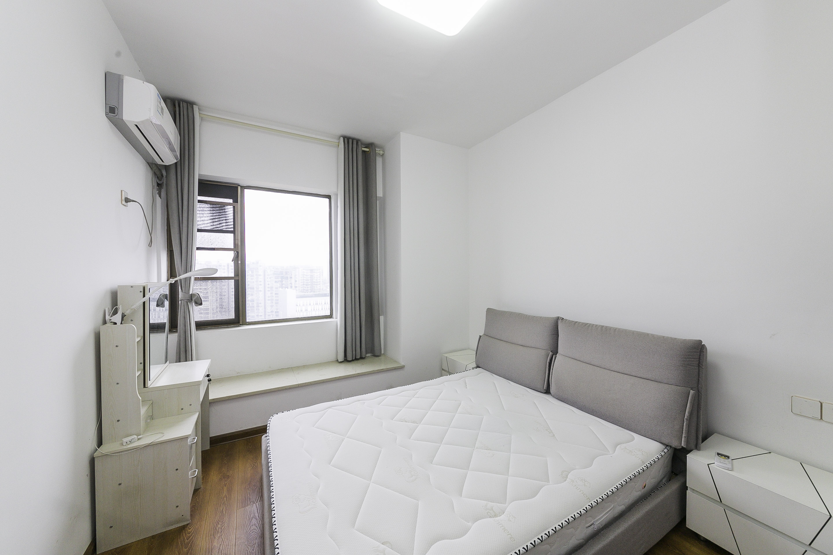 奥林匹克花园 3室2厅2卫 152.8万 奥林匹克花园 3室2厅2卫 152.8万卧室