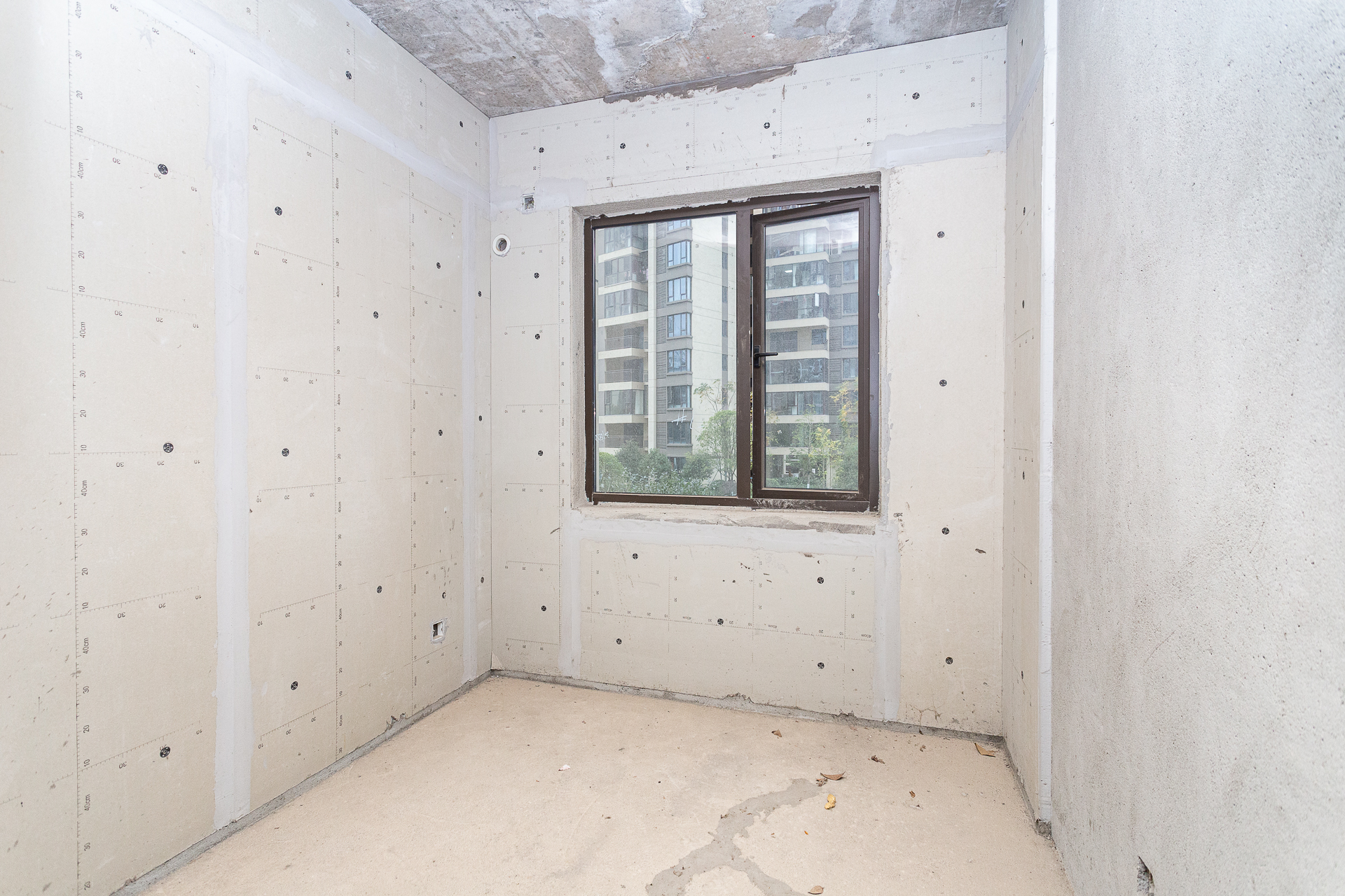 长燃润和天地(长润小区印湘江) 5室2厅2卫 120.0万 长燃润和天地(长润小区印湘江) 5室2厅2卫 120.0万卧室