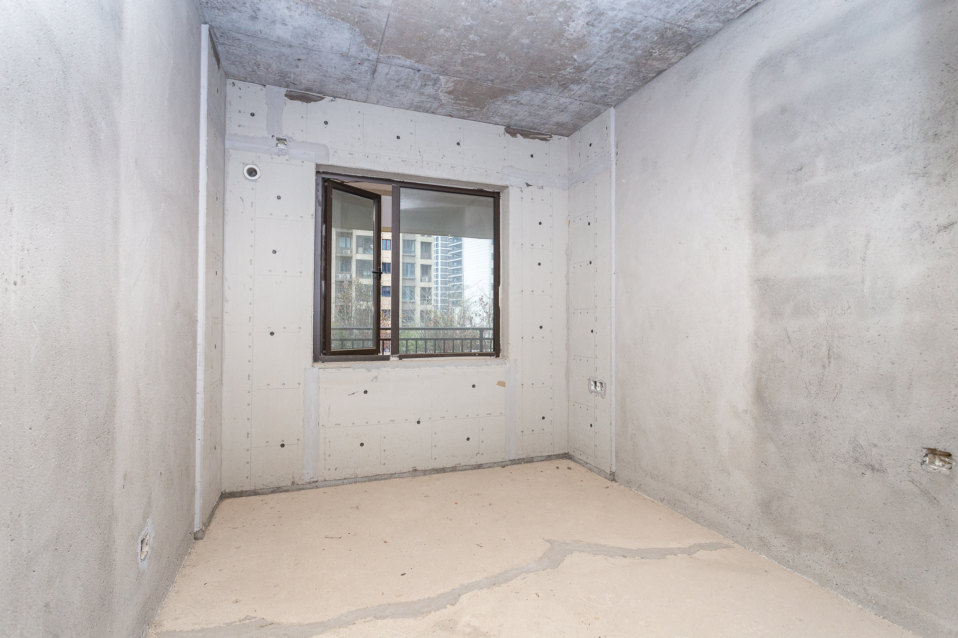 长燃润和天地(长润小区印湘江) 5室2厅2卫 120.0万 长燃润和天地(长润小区印湘江) 5室2厅2卫 120.0万卧室