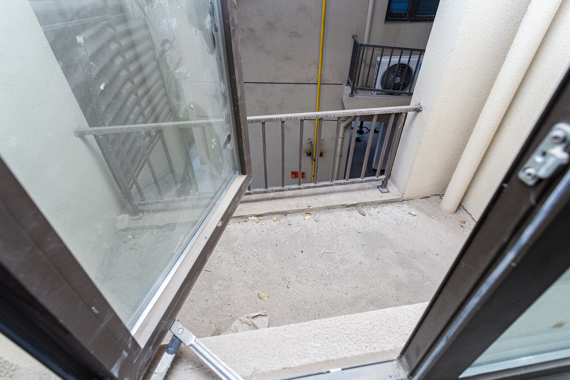 长燃润和天地(长润小区印湘江) 5室2厅2卫 120.0万 长燃润和天地(长润小区印湘江) 5室2厅2卫 120.0万阳台