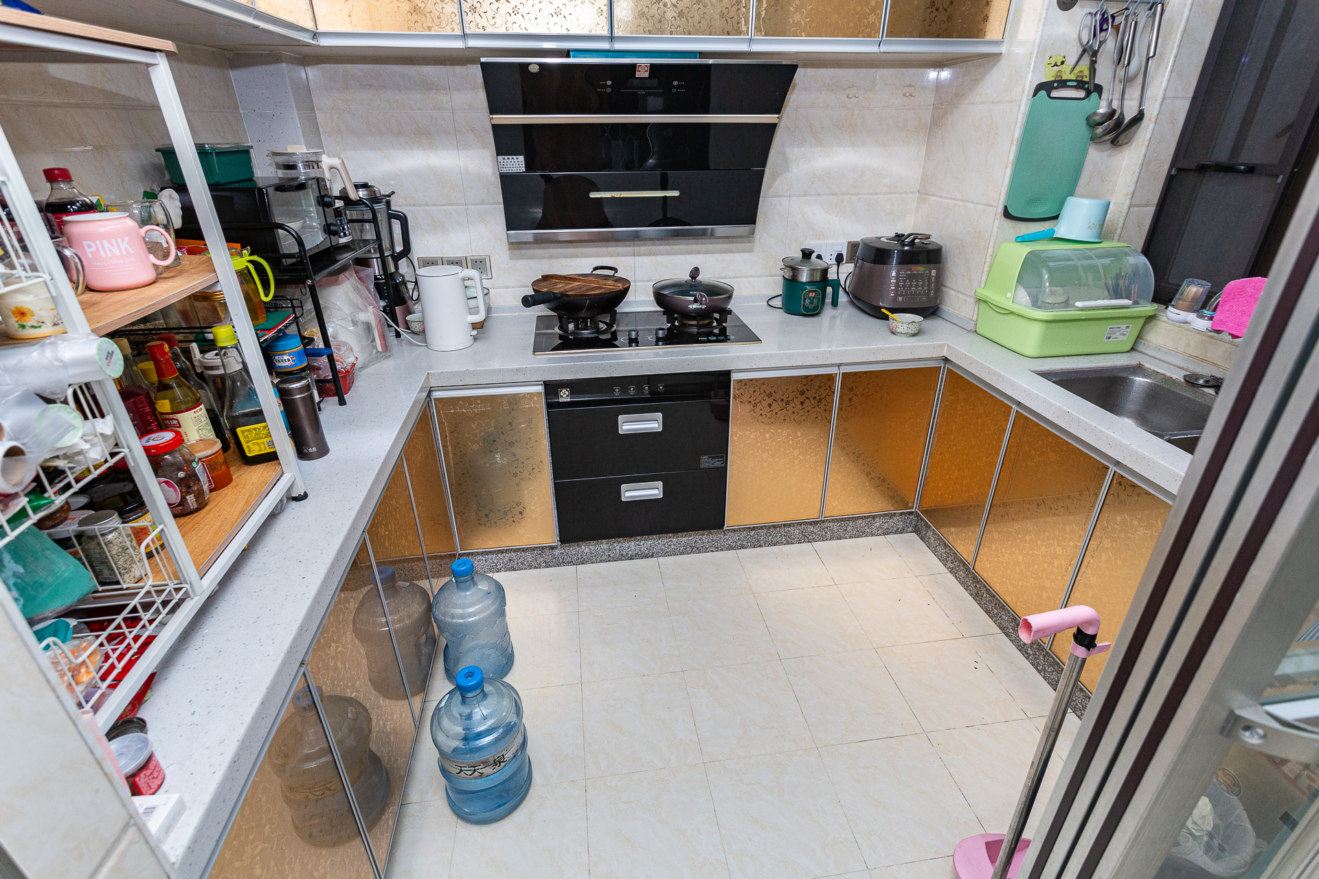 长燃新奥佳园 3室2厅2卫 97.0万 长燃新奥佳园 3室2厅2卫 97.0万厨房