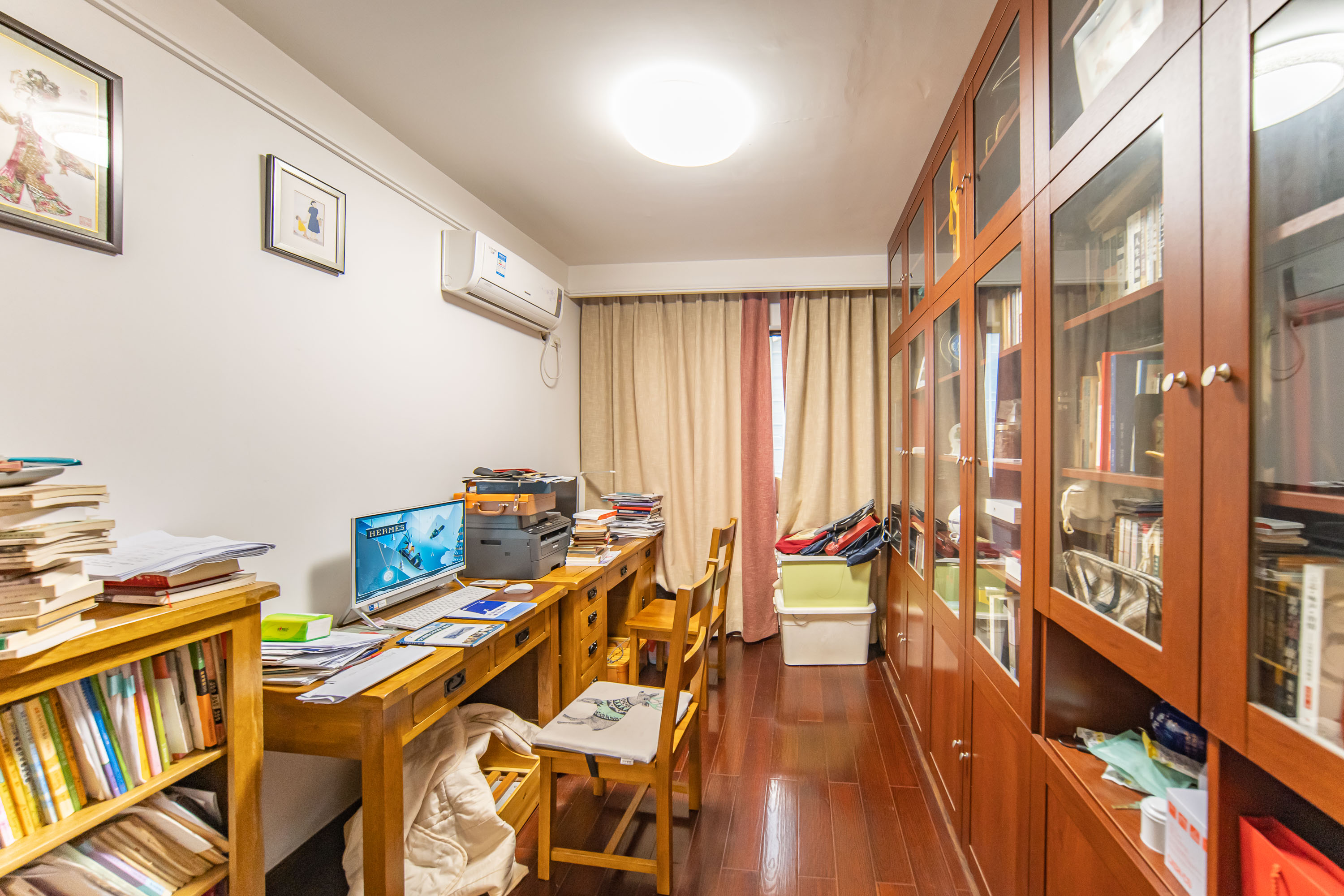 中海国际二期 4室2厅2卫 99.8万 中海国际二期 4室2厅2卫 99.8万卧室