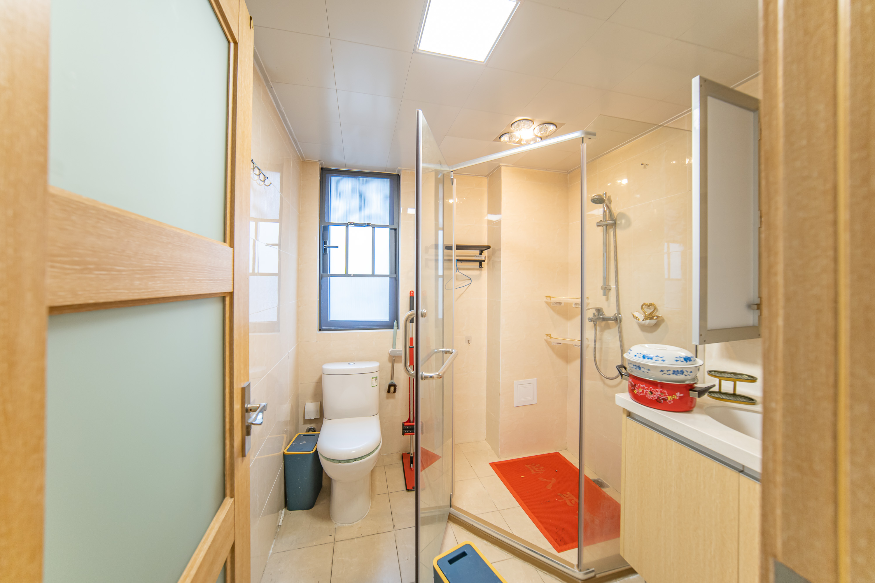 兰亭湾畔 4室2厅2卫 150.0万 兰亭湾畔 4室2厅2卫 150.0万卫生间