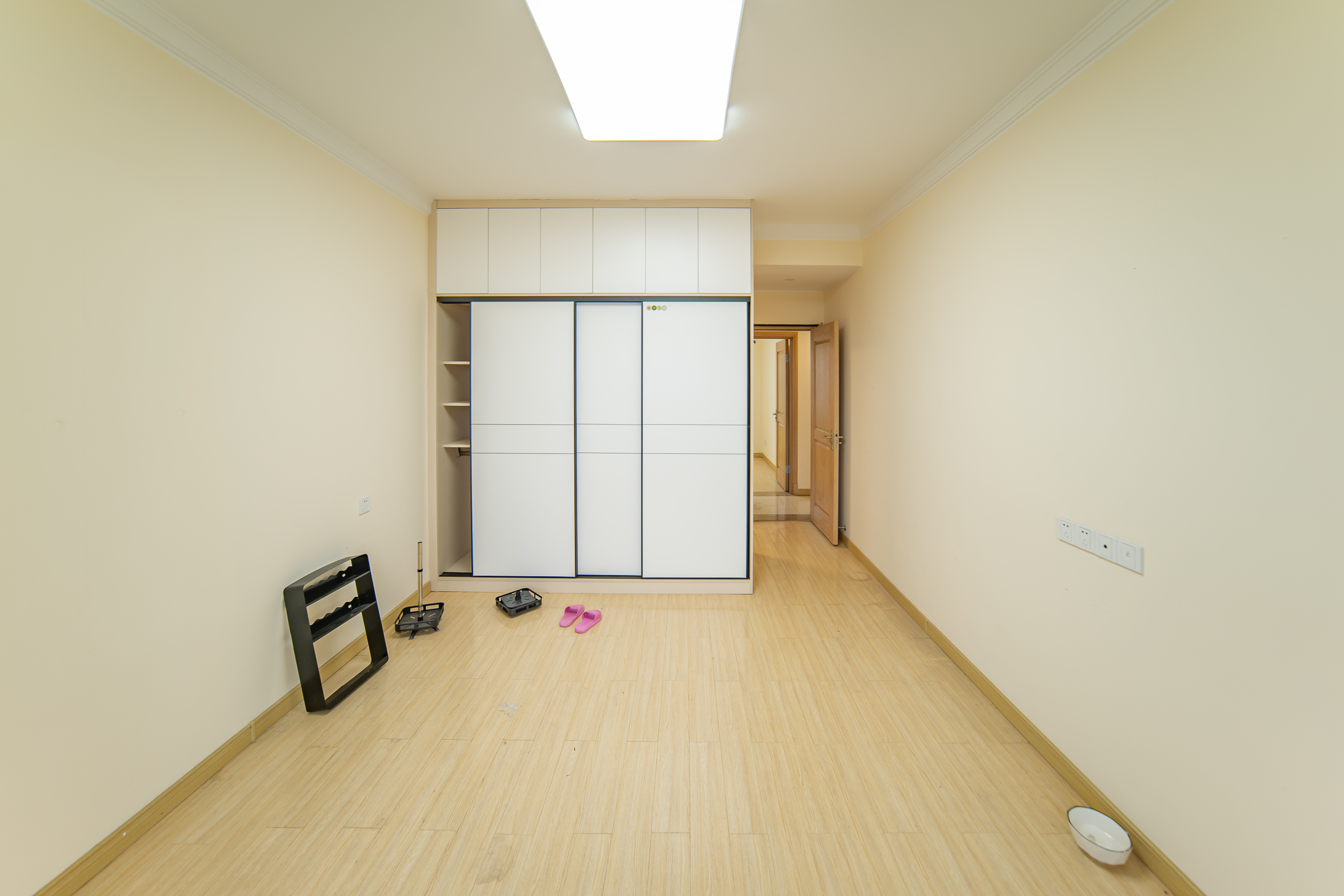 兰亭湾畔 4室2厅2卫 150.0万 兰亭湾畔 4室2厅2卫 150.0万卧室